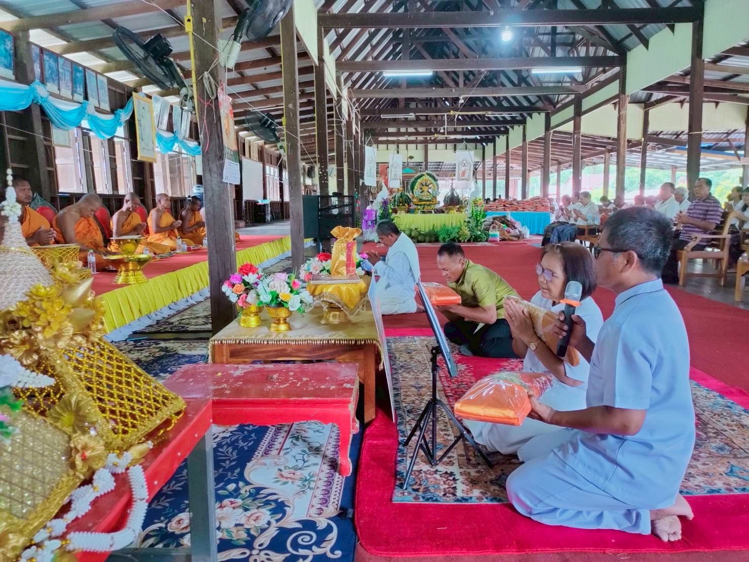 ภาพกล่าวคำถวายกฐินวัดกุดเวียน