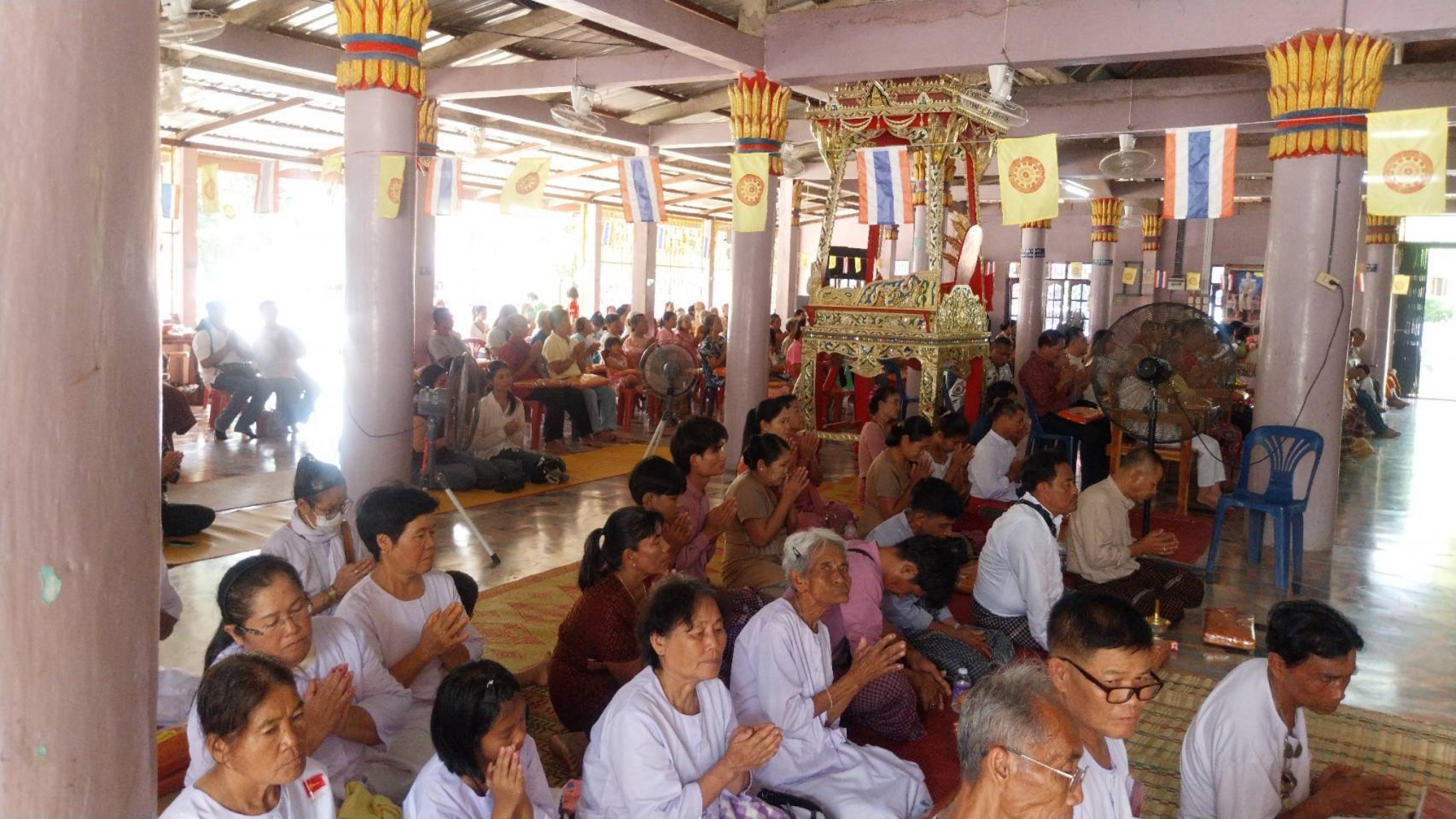 ภาพร่วมพิธีกรรมวัดเขาจาน