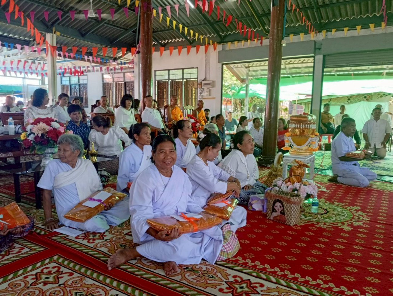 ภาพร่วมพิธีกรรมวัดมะกอก