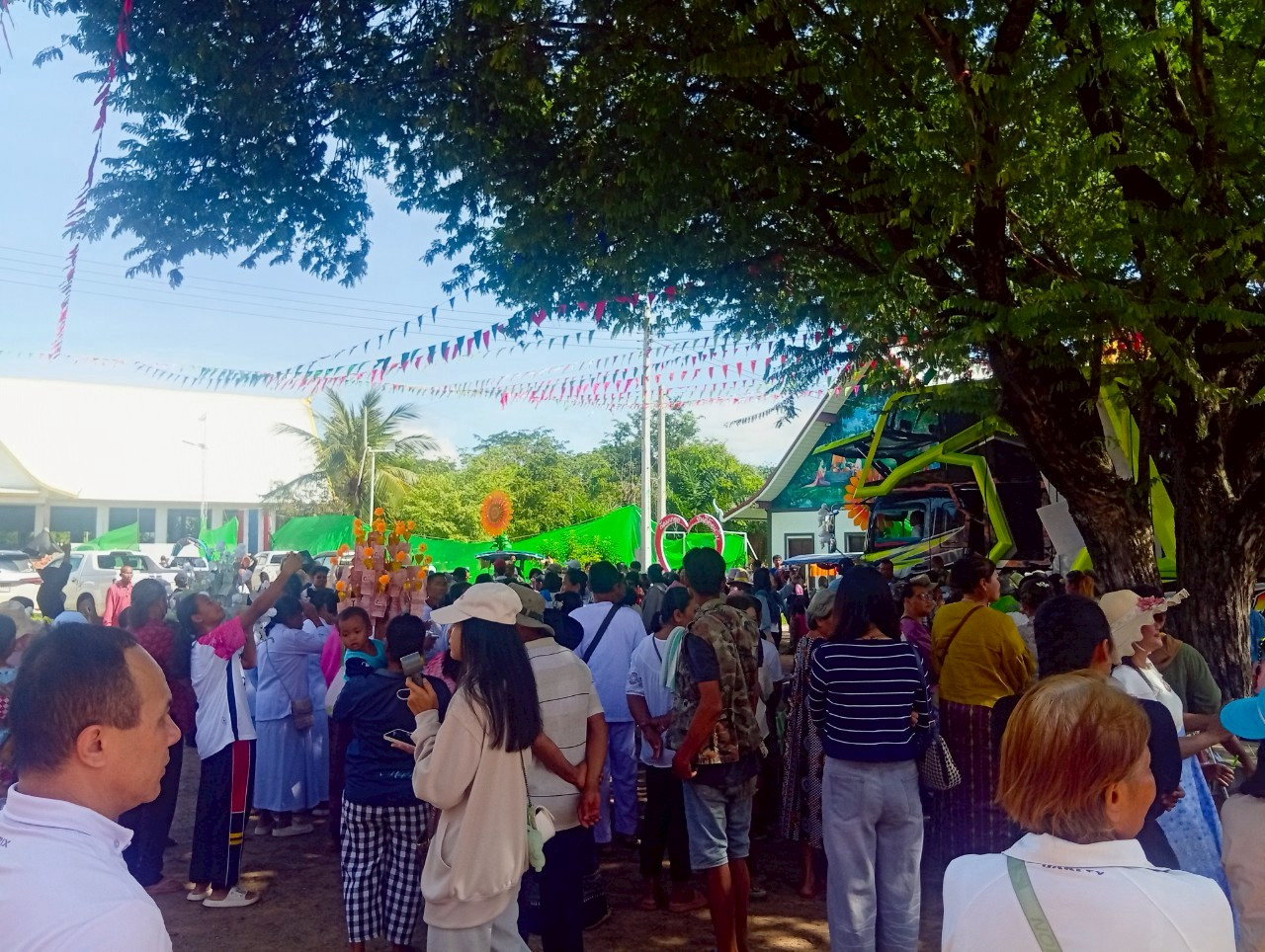 ภาพร่วมพิธีกรรมวัดมะกอก