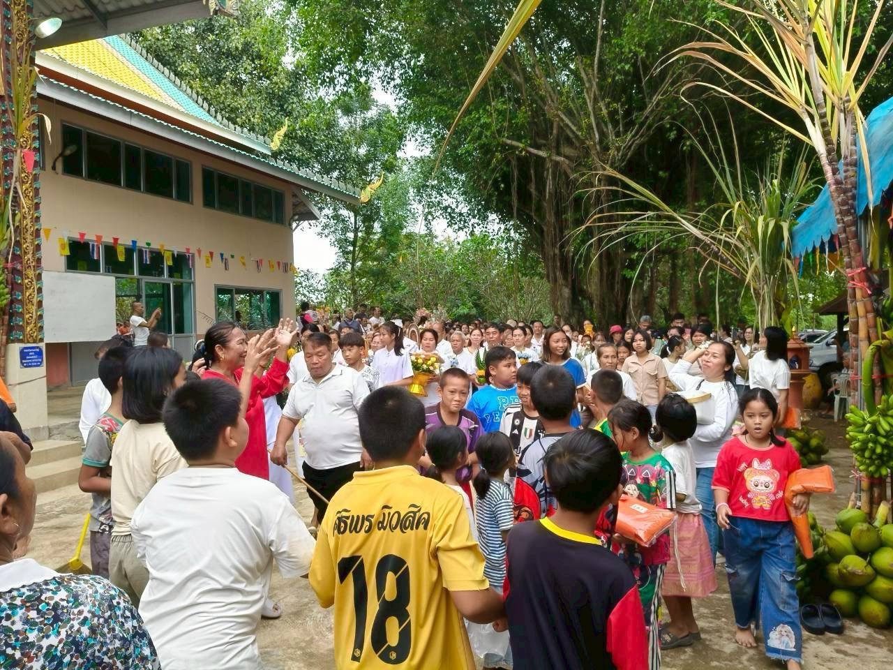 ภาพร่วมพิธีกรรมวัดคลองหว้า