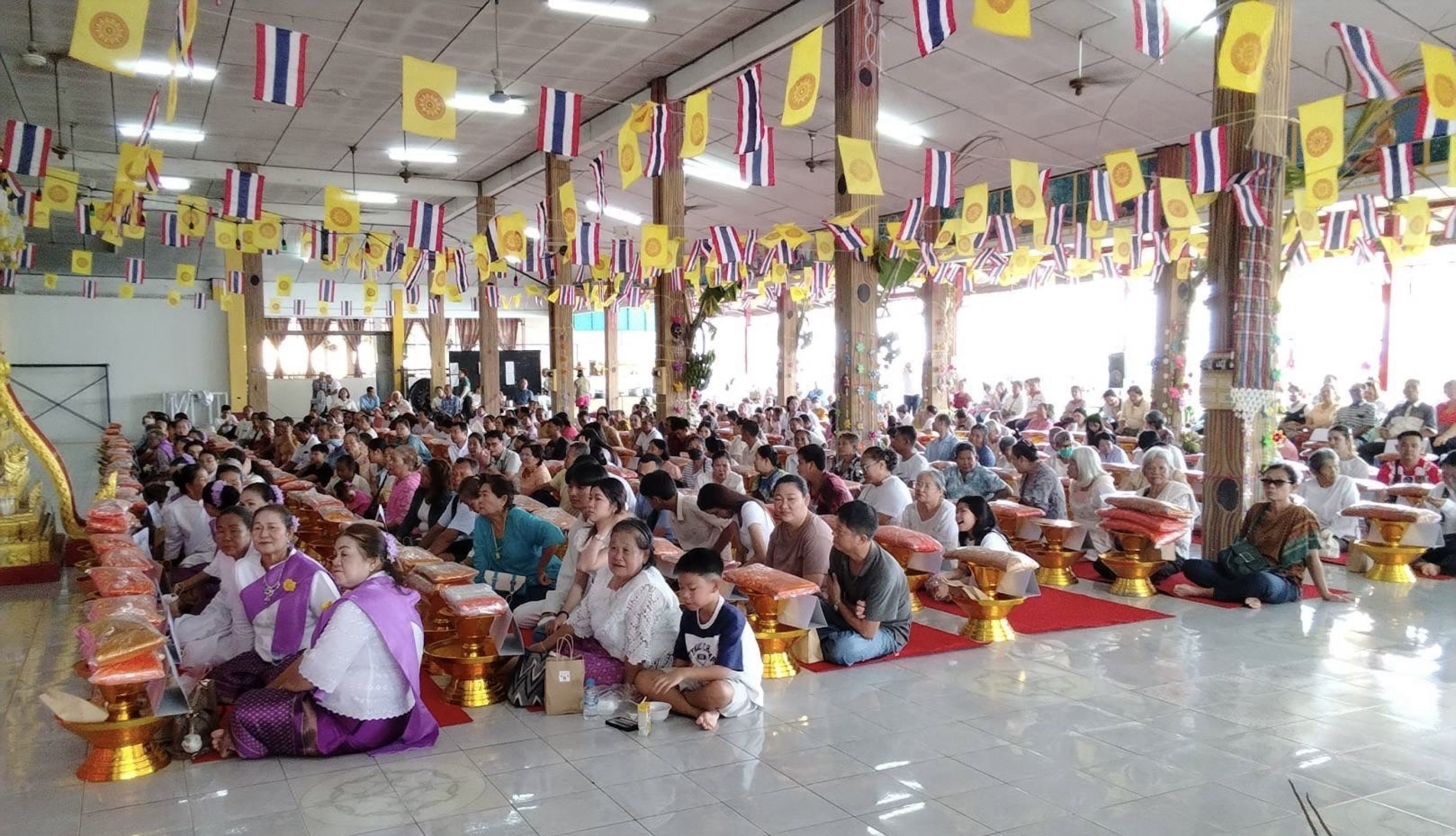 ภาพร่วมพิธีกรรมวัดโคกสะพานขาว