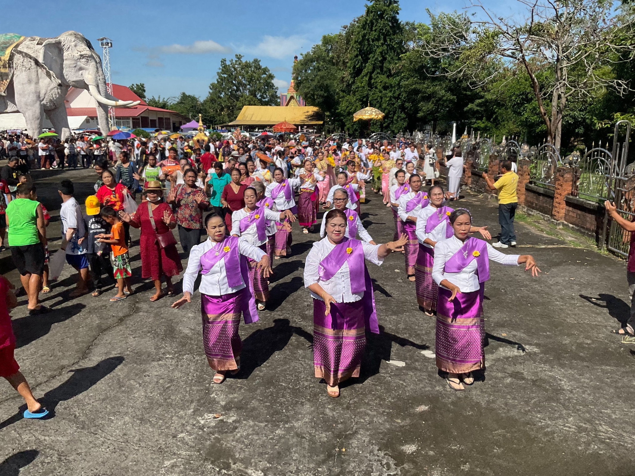 ภาพร่วมพิธีกรรมวัดโคกสะพานขาว