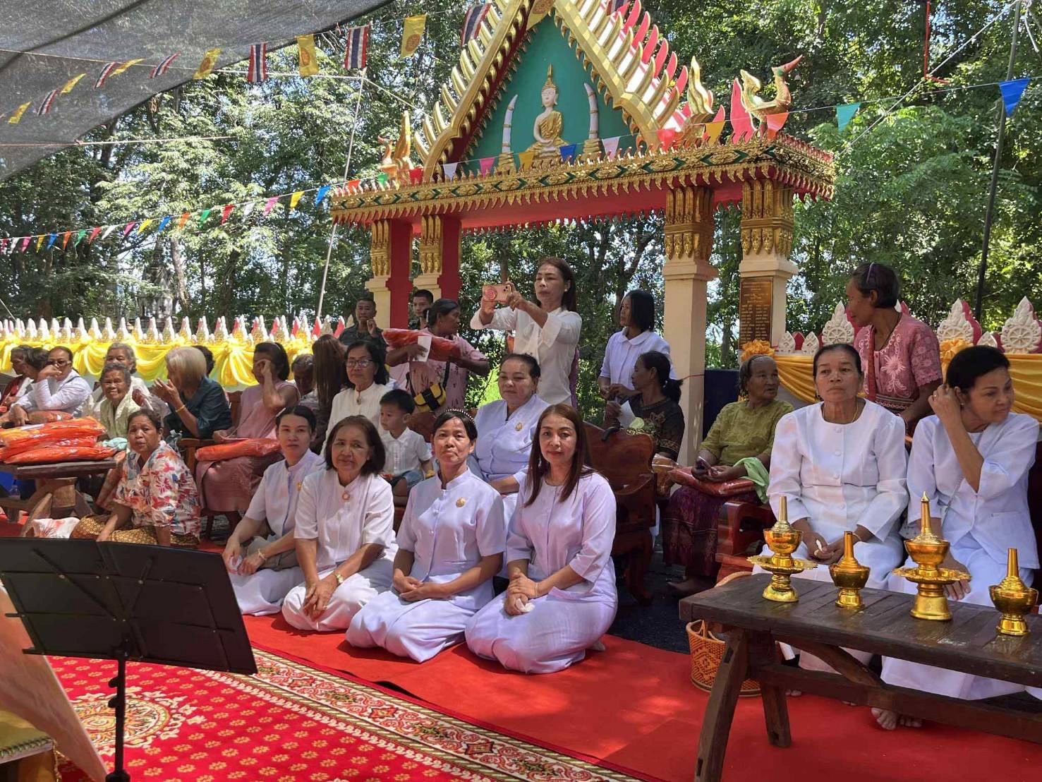 ภาพร่วมพิธีกรรมที่พักสงฆ์ประทีปแสงธรรม