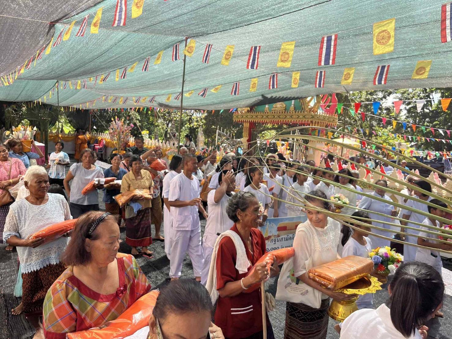 ภาพร่วมพิธีกรรมที่พักสงฆ์ประทีปแสงธรรม