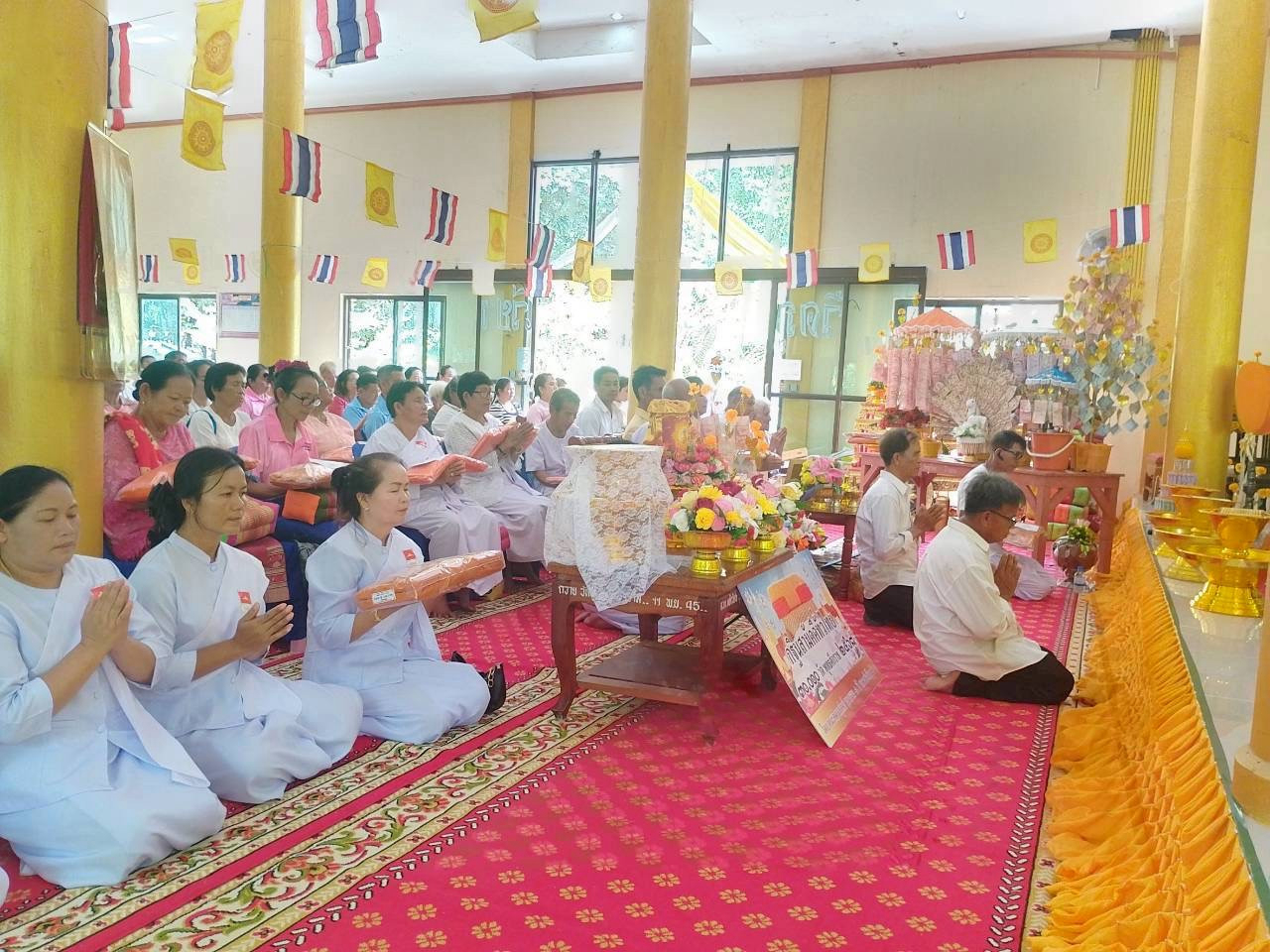 ภาพร่วมพิธีกรรมวัดภูเวียง