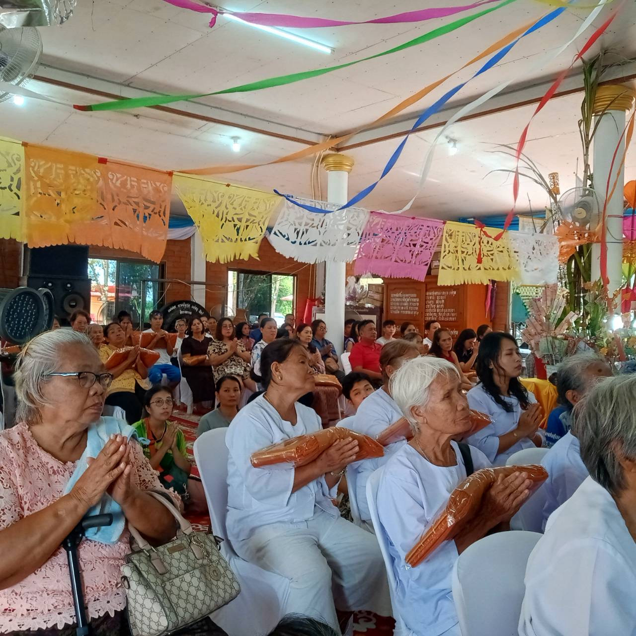 ภาพร่วมพิธีกรรมวัดหนองโกวิทย์