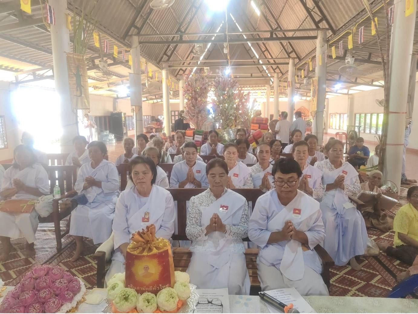 ภาพร่วมพิธีกรรมวัดนาคันหัก