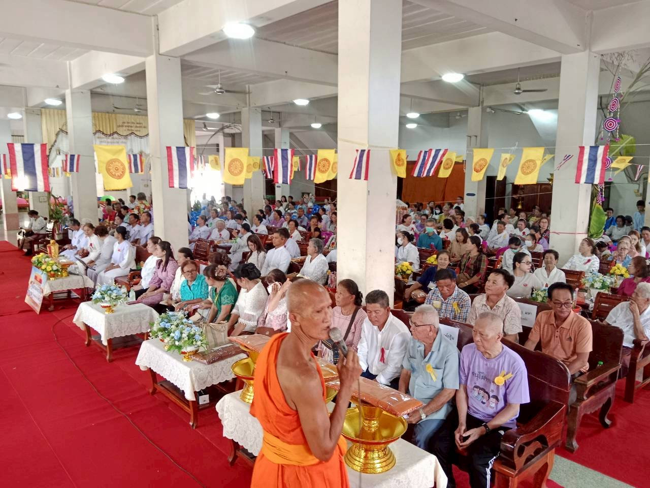ภาพร่วมพิธีกรรมวัดเจริญสุข