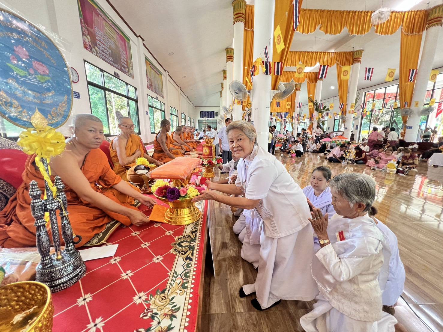 ภาพร่วมพิธีกรรมวัดวิหารธรรม
