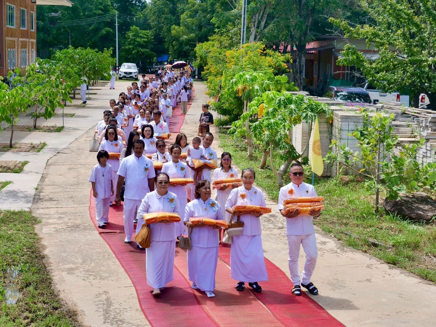 ภาพร่วมพิธีกรรมศูนย์ปฏิบัติธรรมอรัญประเทศ