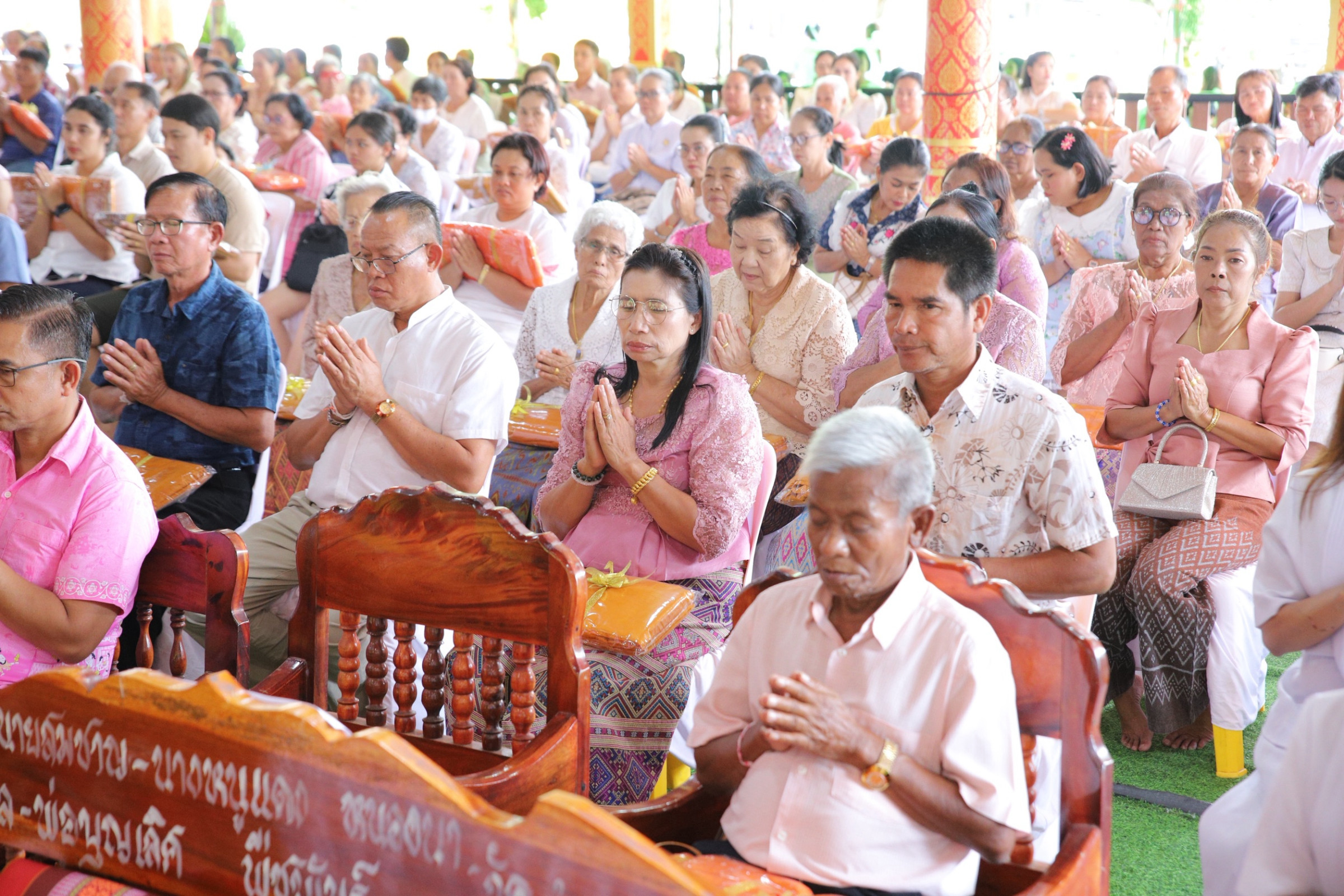 ภาพร่วมพิธีกรรมวัดถ้ำห้วยกลาง