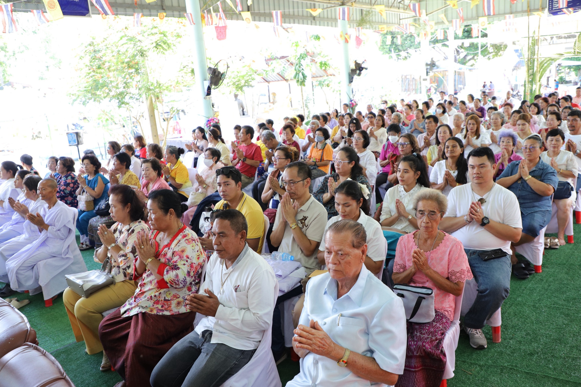 ภาพร่วมพิธีกรรมวัดชลธีพฤกษาราม