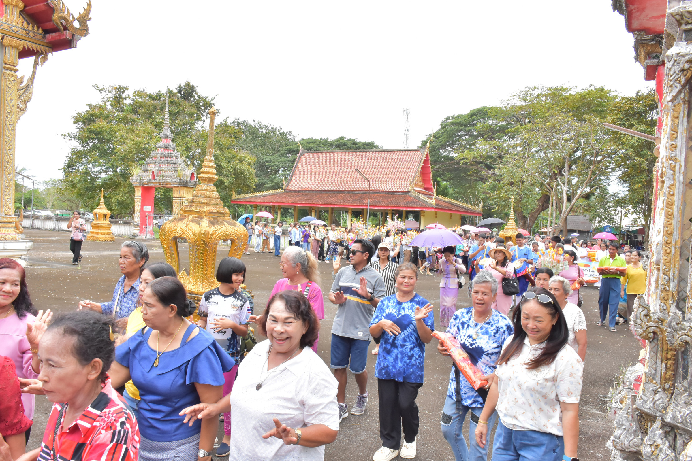 ภาพร่วมพิธีกรรมวัดถ้ำเขาพลู