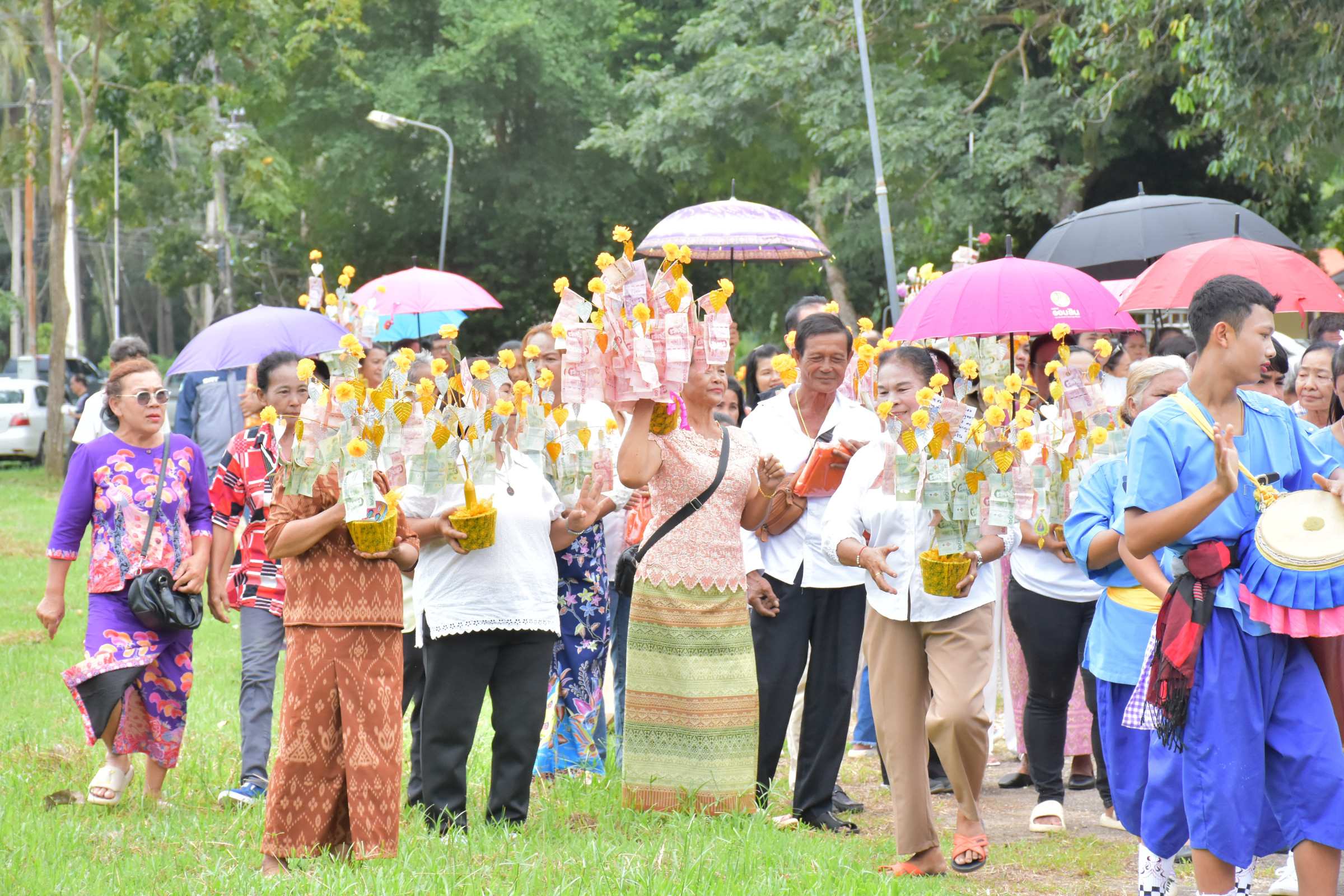 ภาพร่วมพิธีกรรมวัดถ้ำเขาพลู