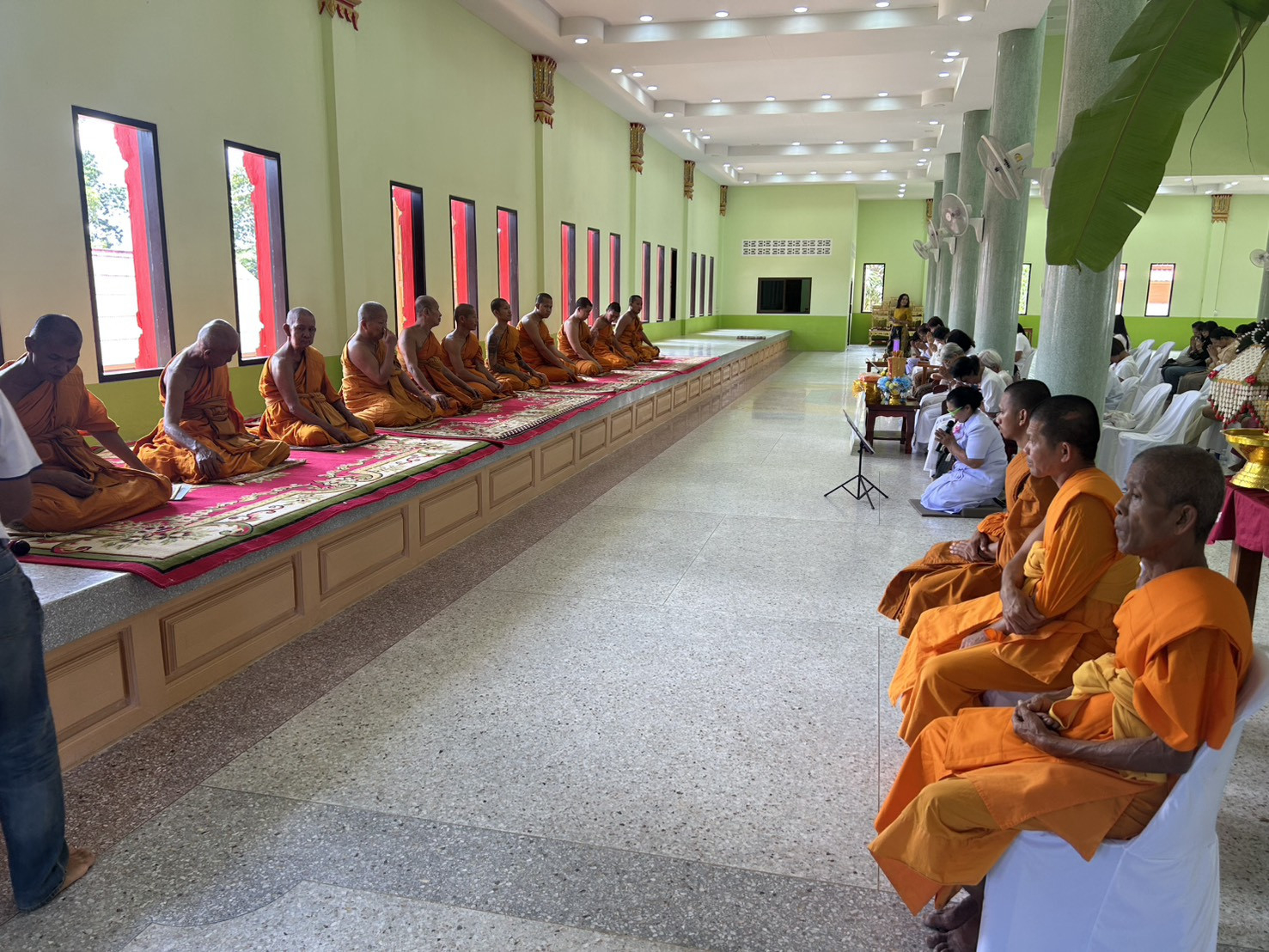 ภาพร่วมพิธีกรรมวัดมาบอำมฤต