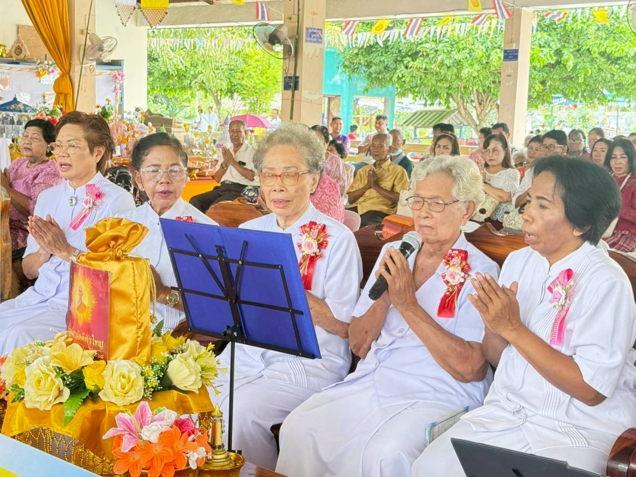 ภาพกล่าวคำถวายกฐินวัดหัวเกาะรุ้ง