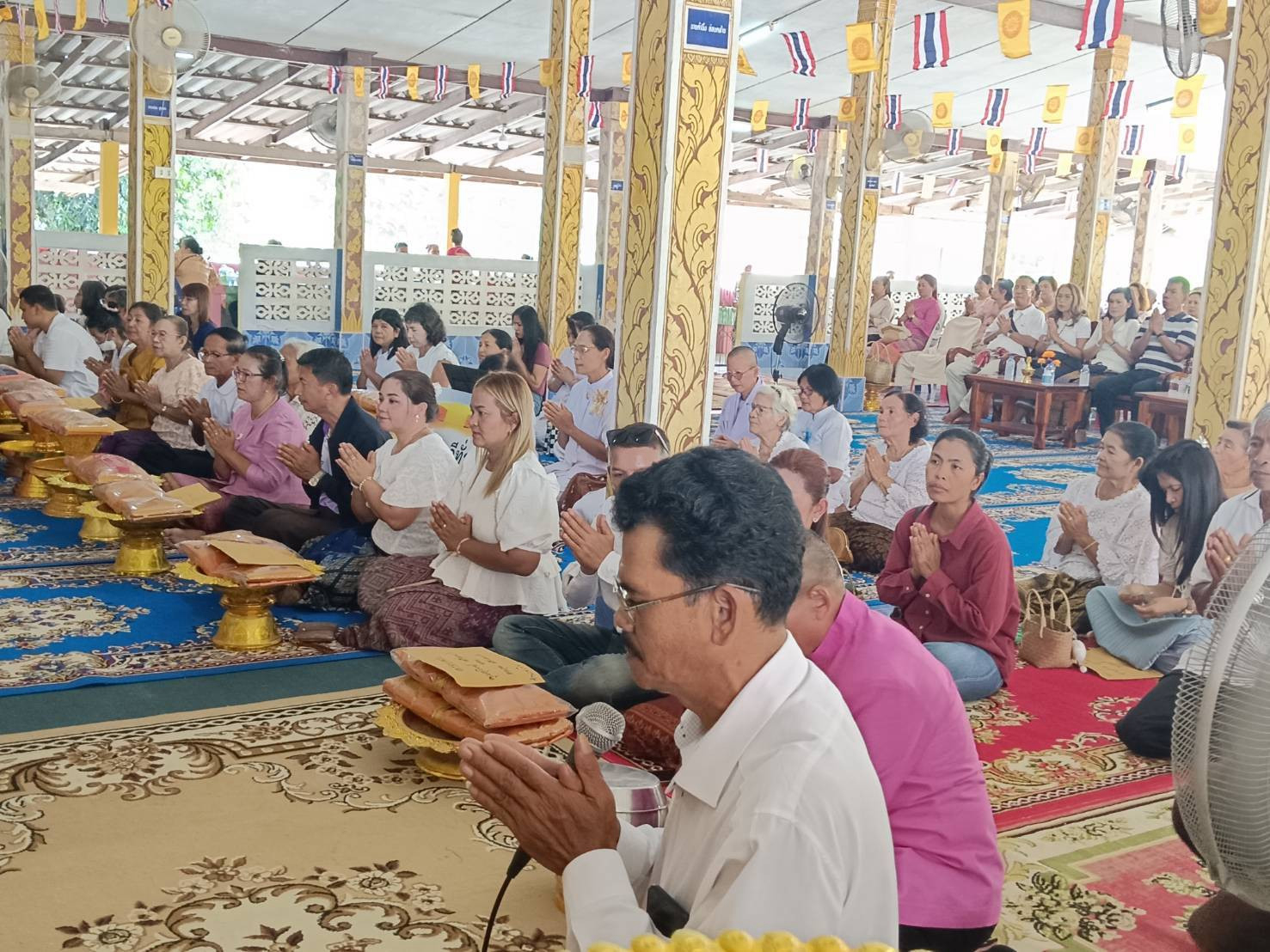 ภาพร่วมพิธีกรรมวัดนาเหรง