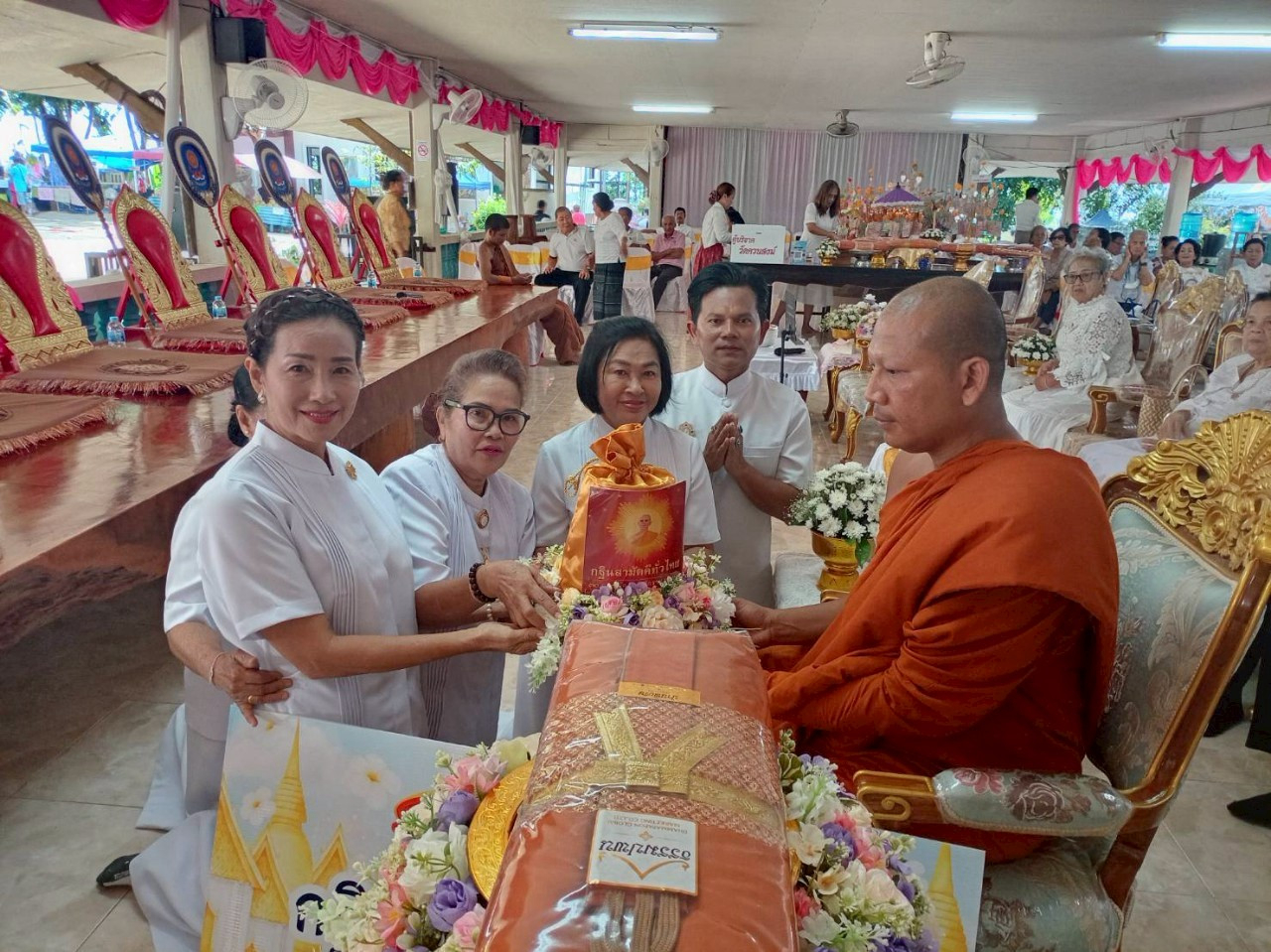 ภาพการถวายปัจจัยวัดควนสงฆ์