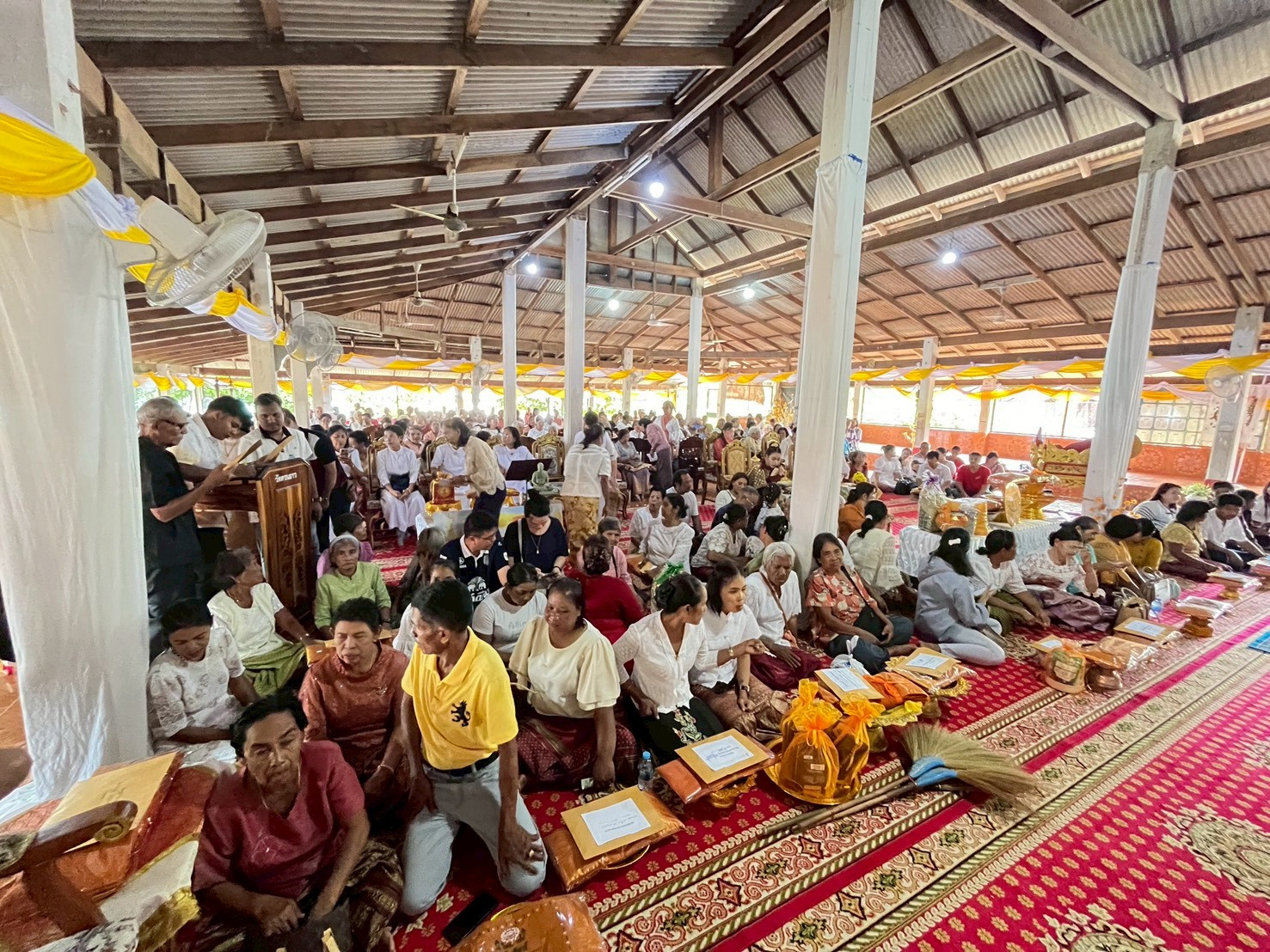 ภาพร่วมพิธีกรรมวัดเขมาราม