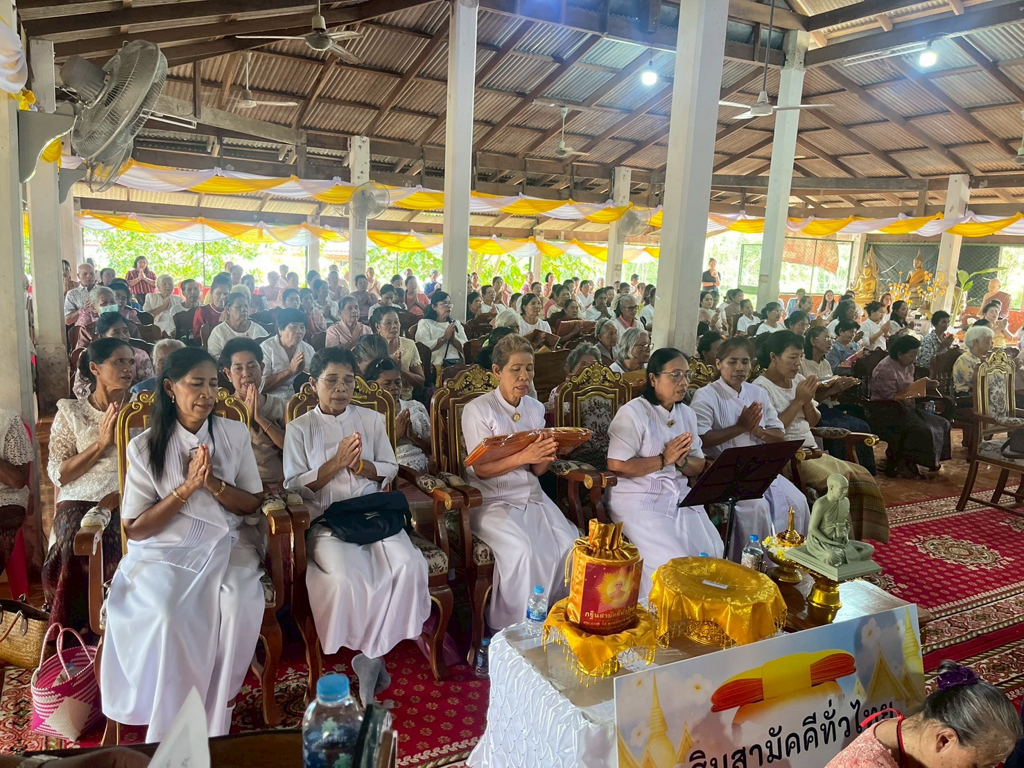 ภาพร่วมพิธีกรรมวัดเขมาราม