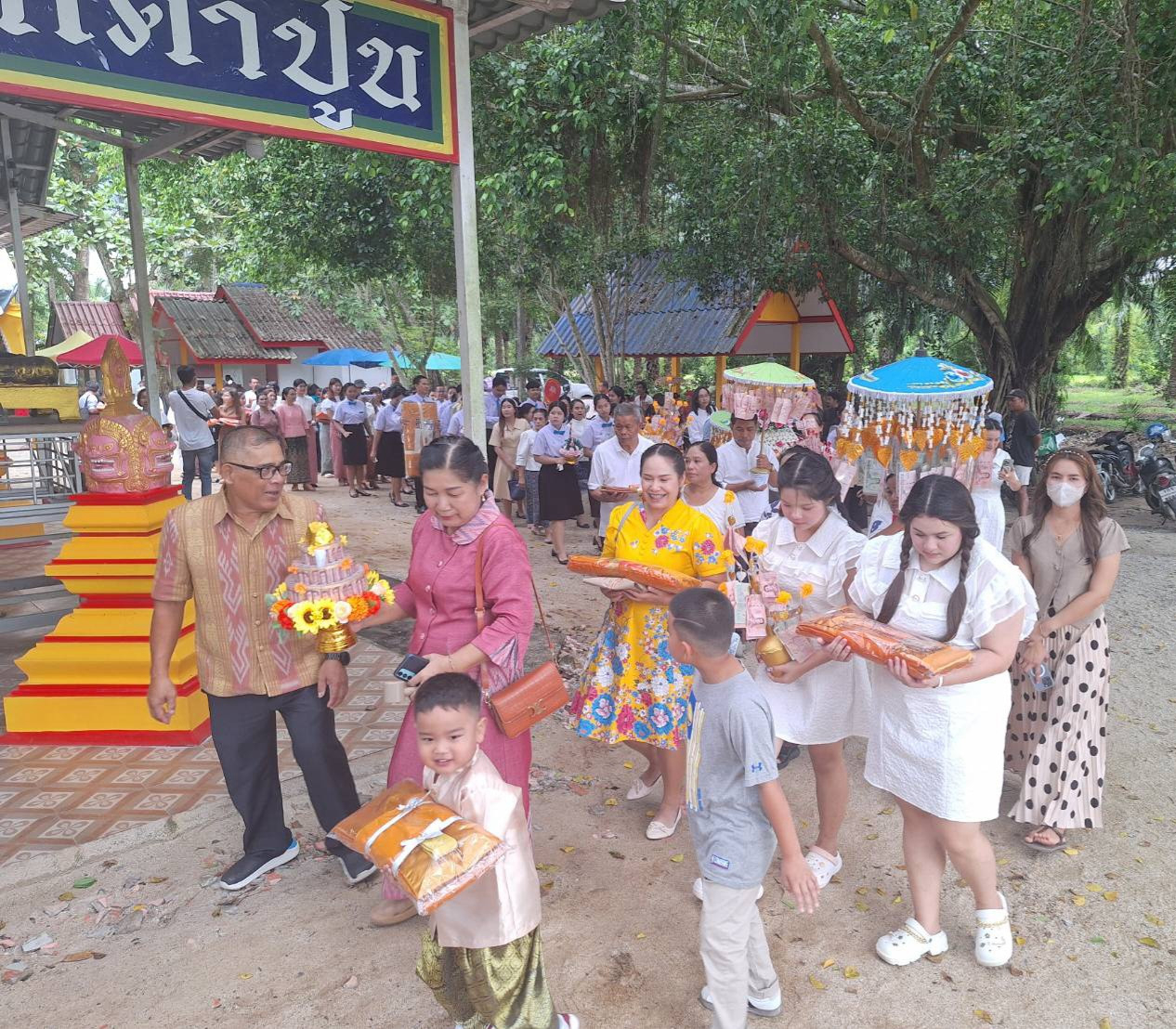 ภาพร่วมพิธีกรรมวัดเตาปูน