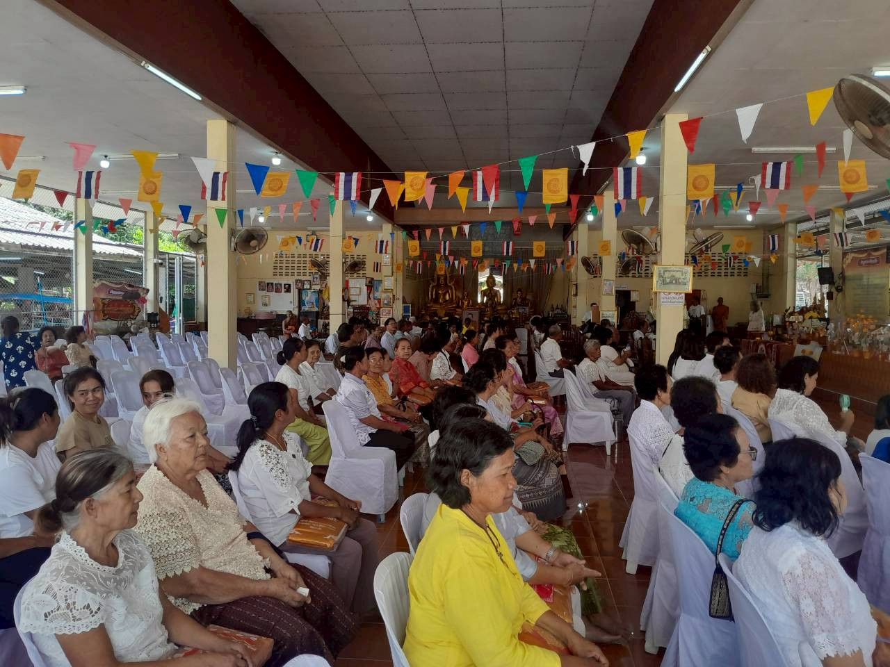 ภาพร่วมพิธีกรรมวัดห้วยโก