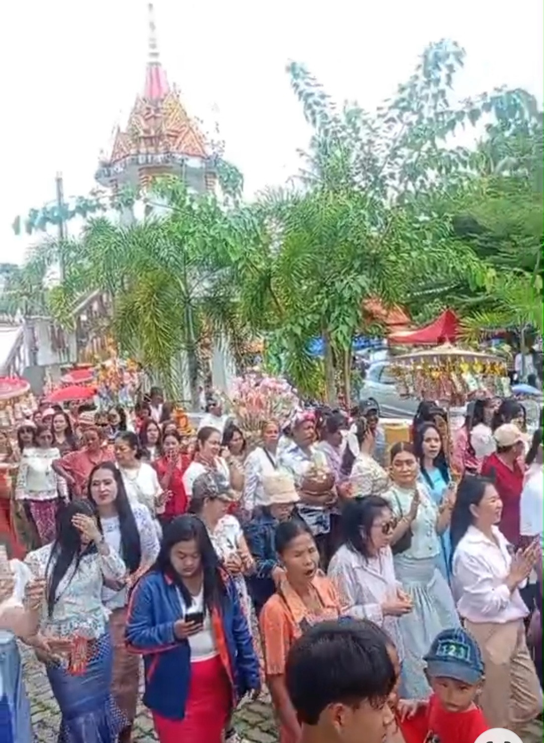 ภาพร่วมขบวนกฐินวัดป่าหวาย