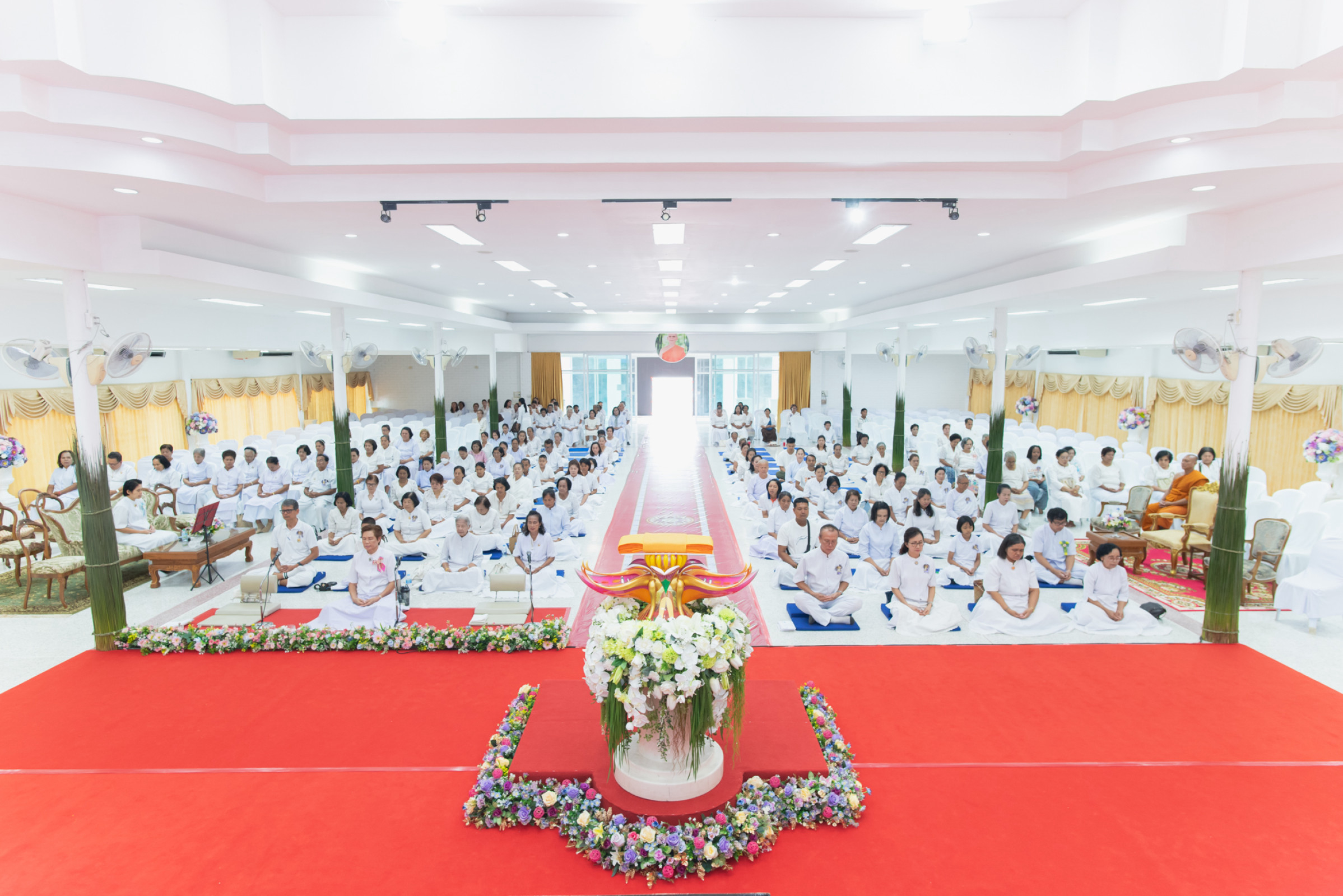 ภาพร่วมพิธีกรรมธุดงคสถานนครธรรม