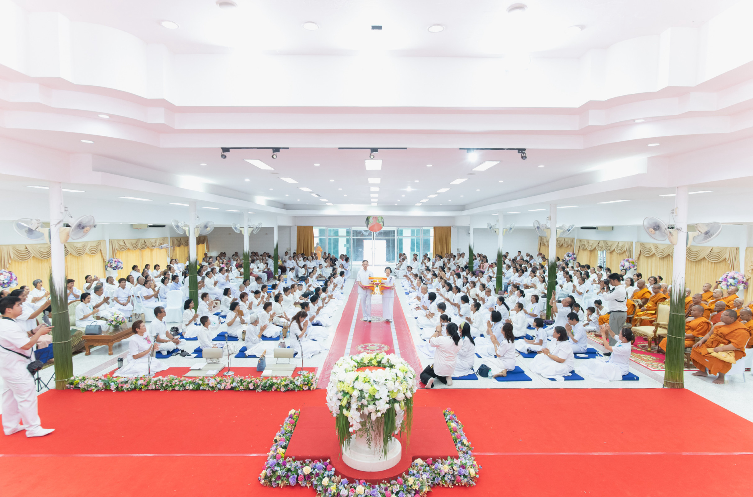 ภาพร่วมพิธีกรรมธุดงคสถานนครธรรม