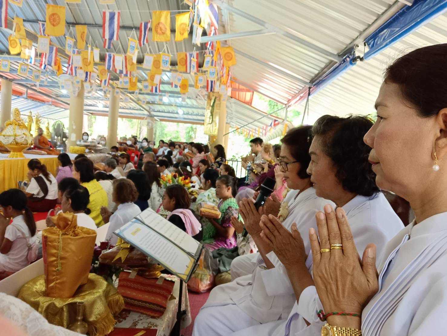 ภาพร่วมพิธีกรรมสำนักสงฆ์บ่อหินแร่เจริญธรรม