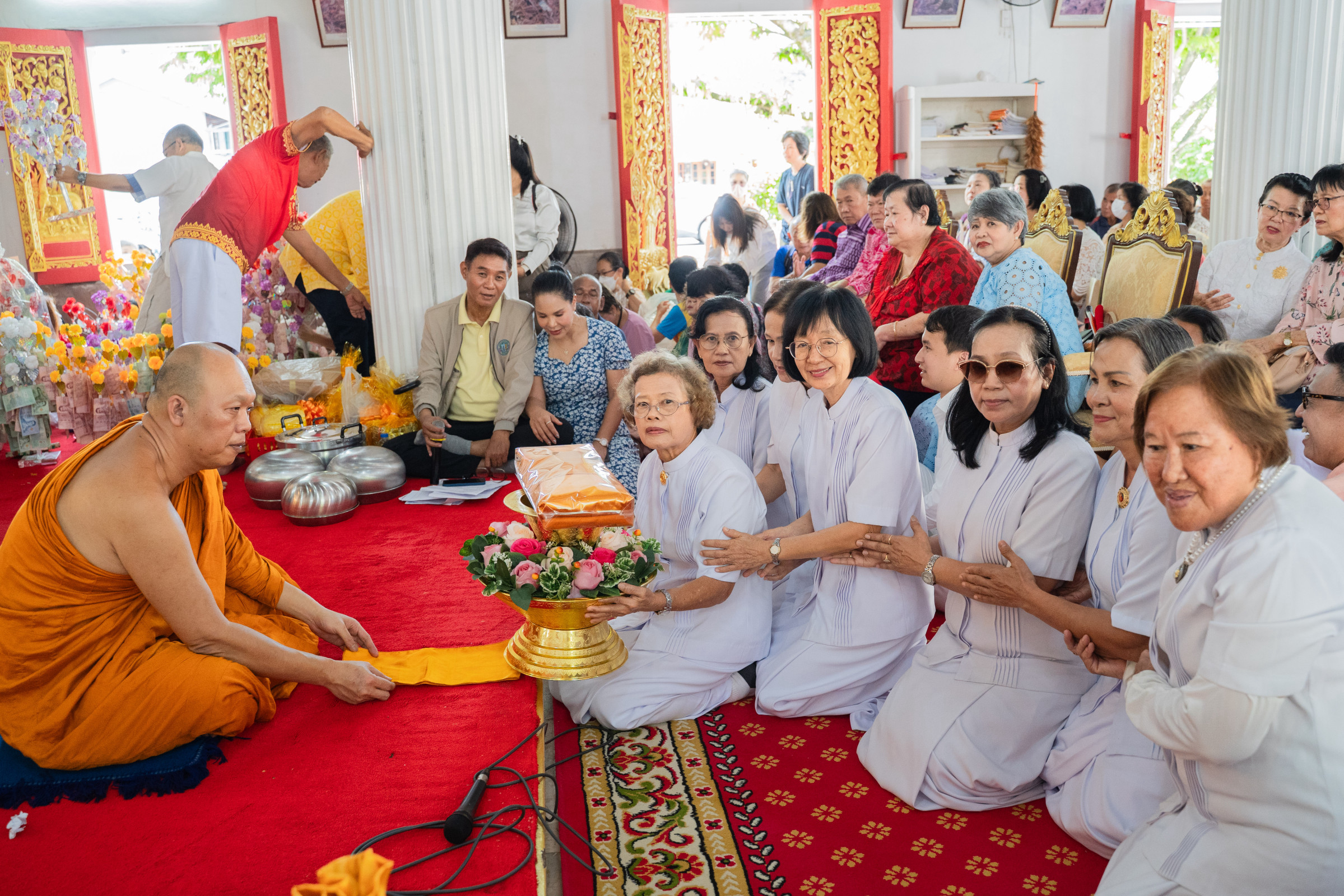 ภาพร่วมพิธีกรรมวัดขจรรังสรรค์