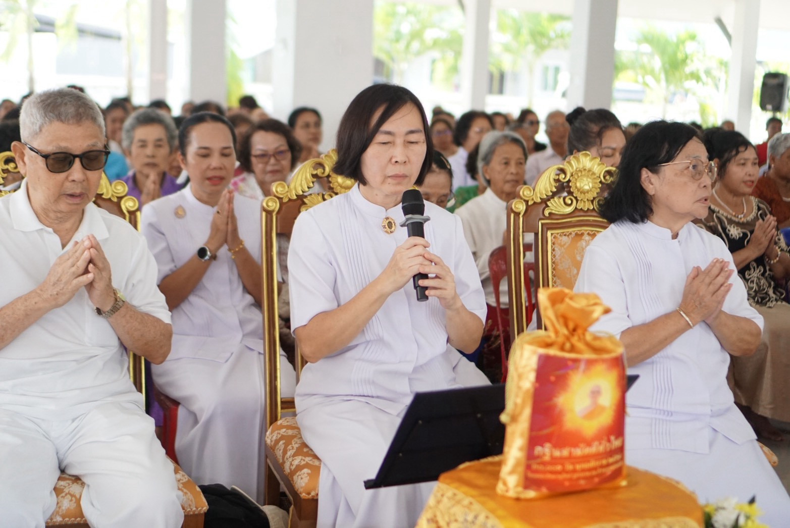 ภาพร่วมพิธีกรรมวัดแขนน