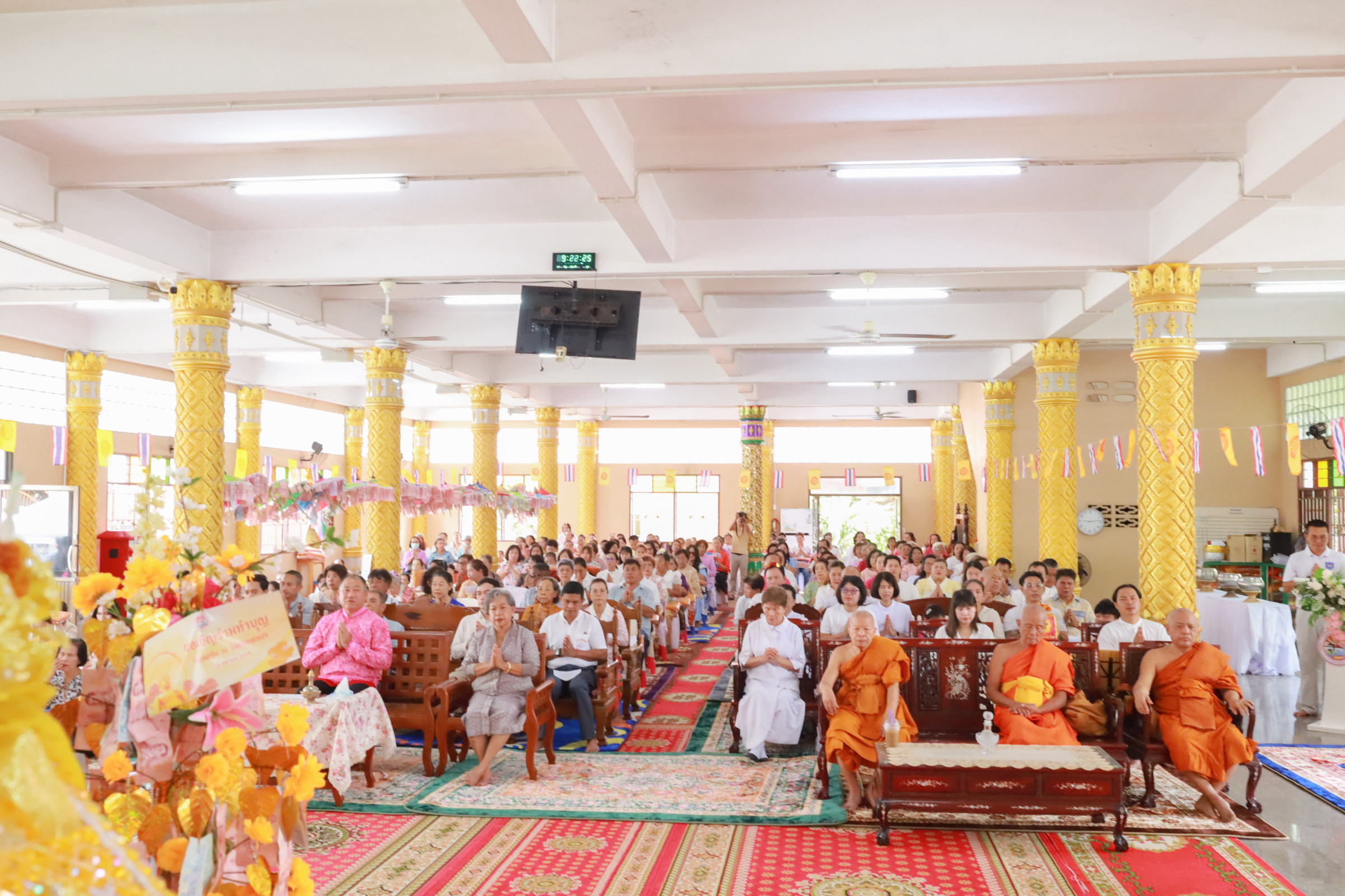 ภาพร่วมพิธีกรรมที่พักสงฆ์แหลมเพชร