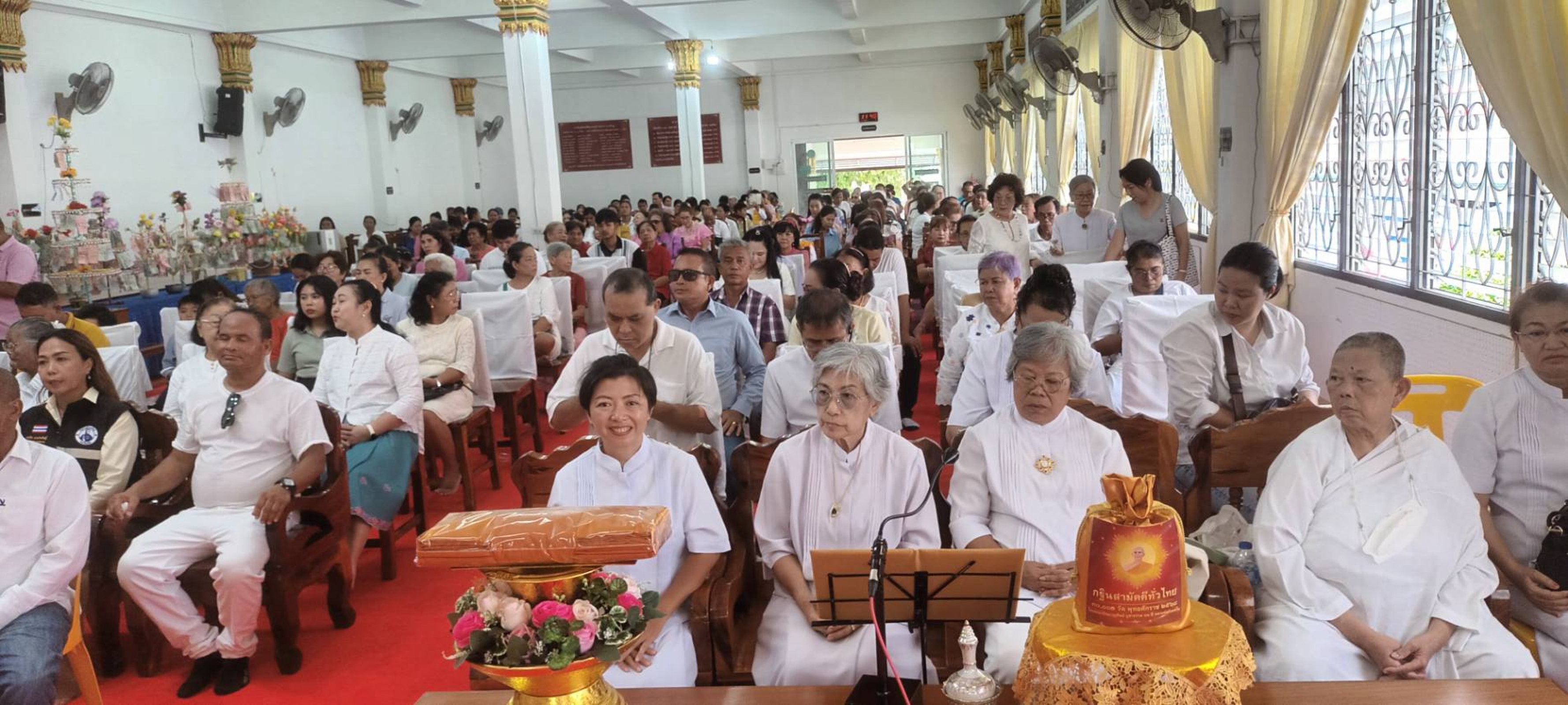 ภาพร่วมพิธีกรรมวัดบ้านเกาะสิเหร่