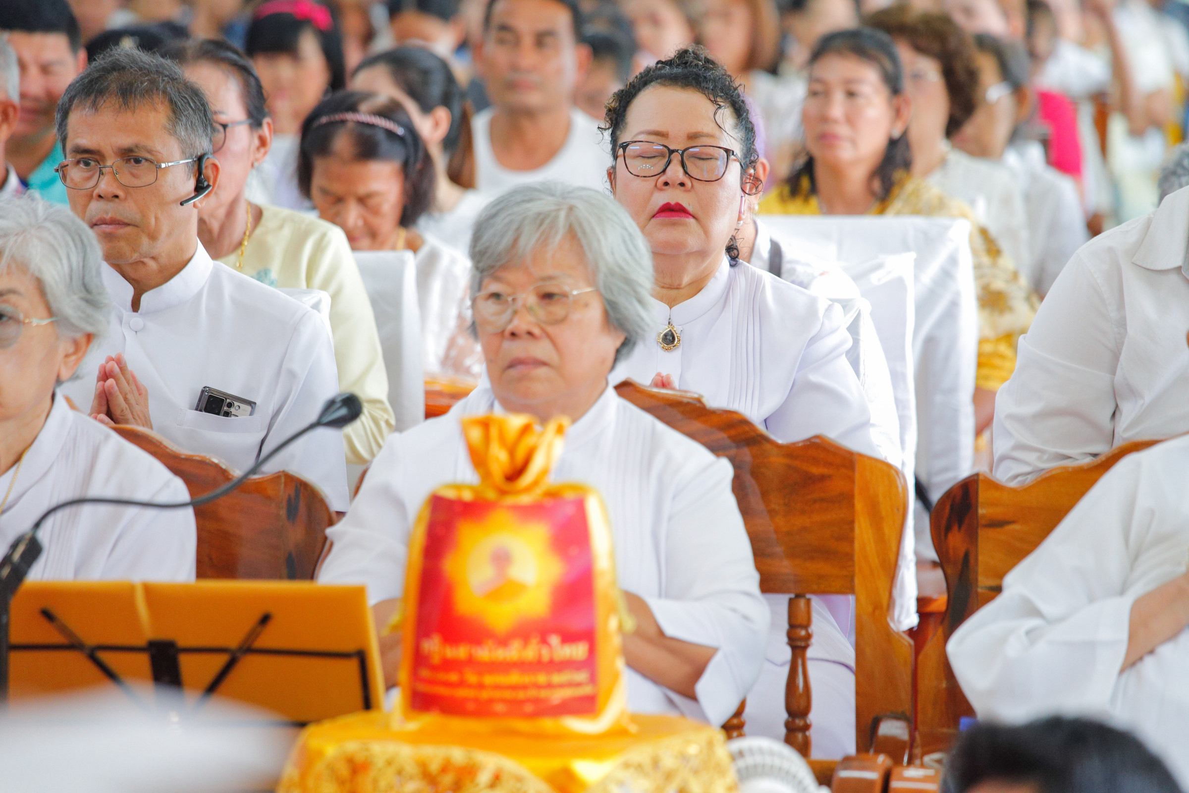 ภาพร่วมพิธีกรรมวัดบ้านเกาะสิเหร่