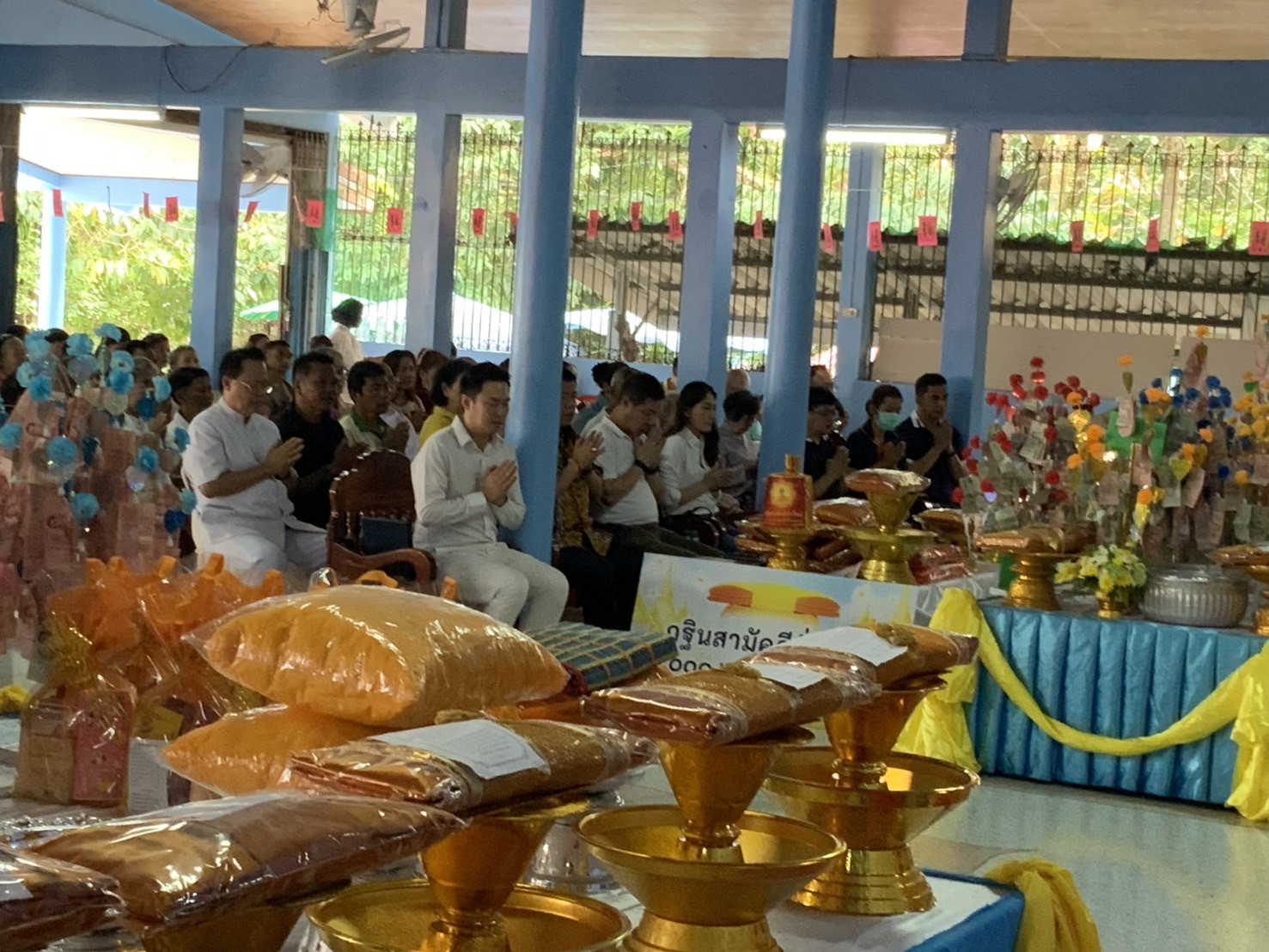 ภาพร่วมพิธีกรรมวัดหาดส้มแป้น