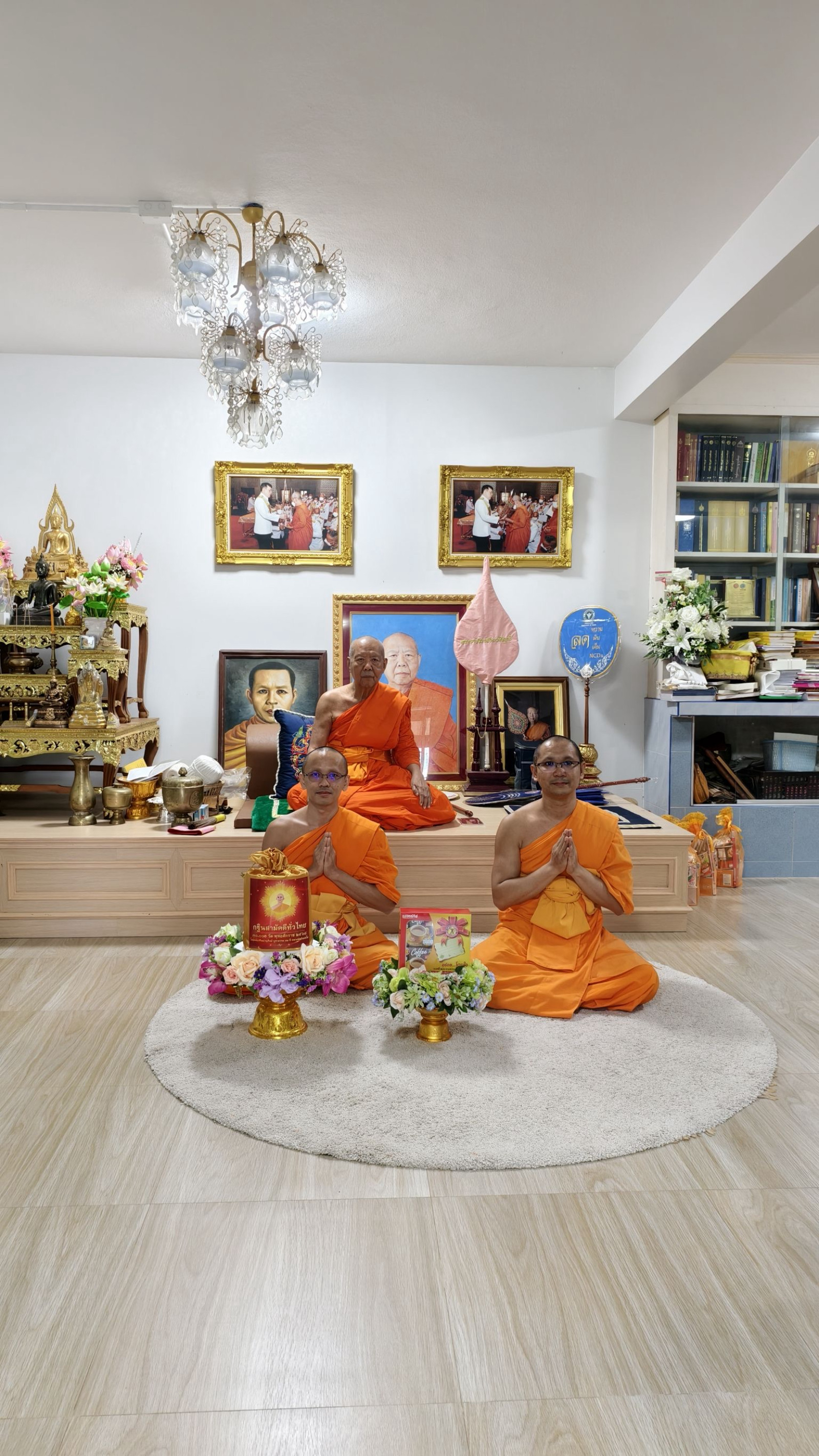 ภาพร่วมพิธีกรรมวัดสุวรรณคีรีวิหาร