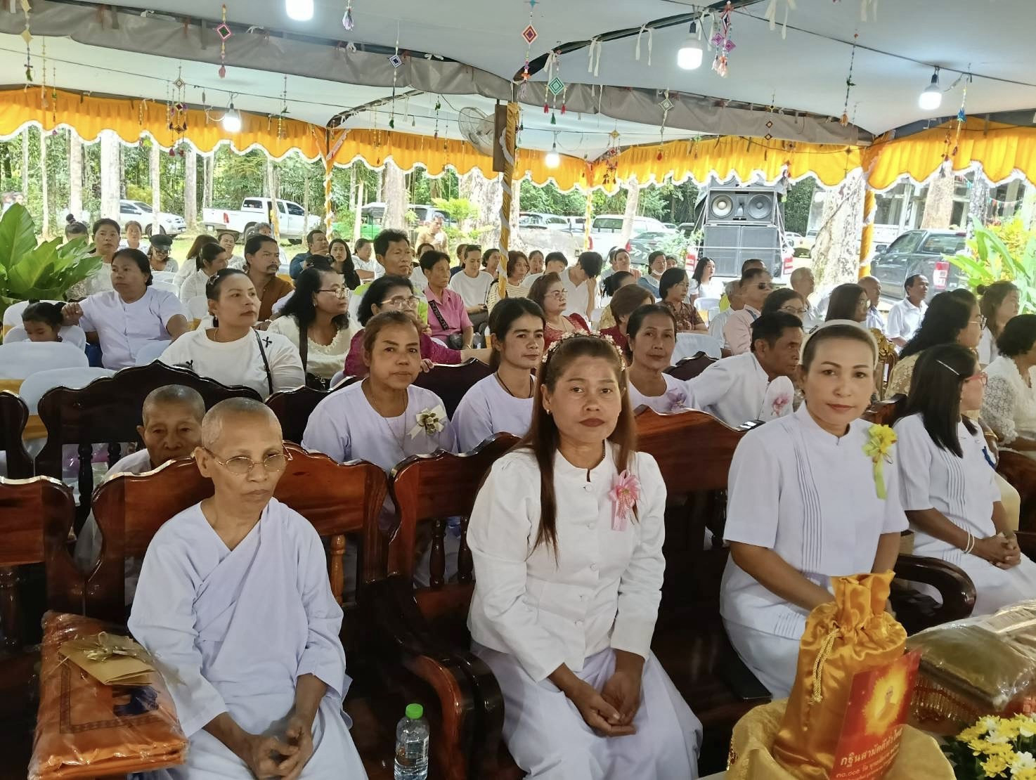 ภาพร่วมพิธีกรรมที่พักสงฆ์ป่าชุมชนบ้านสระแก้ว