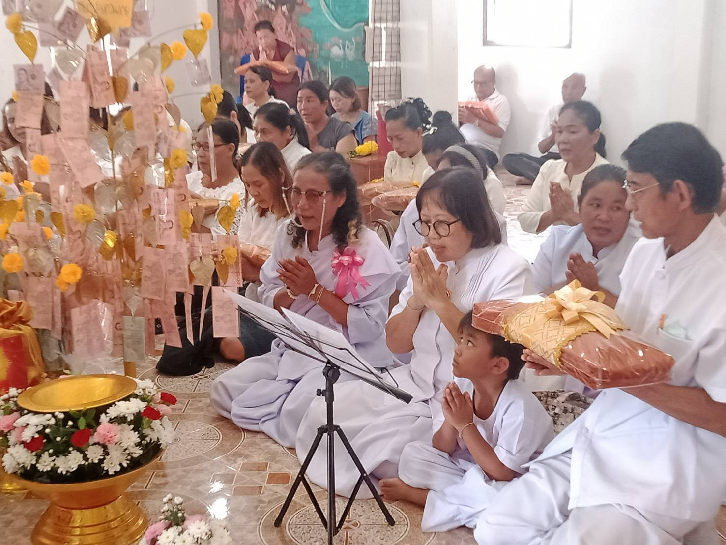 ภาพร่วมพิธีกรรมวัดเขาพัง