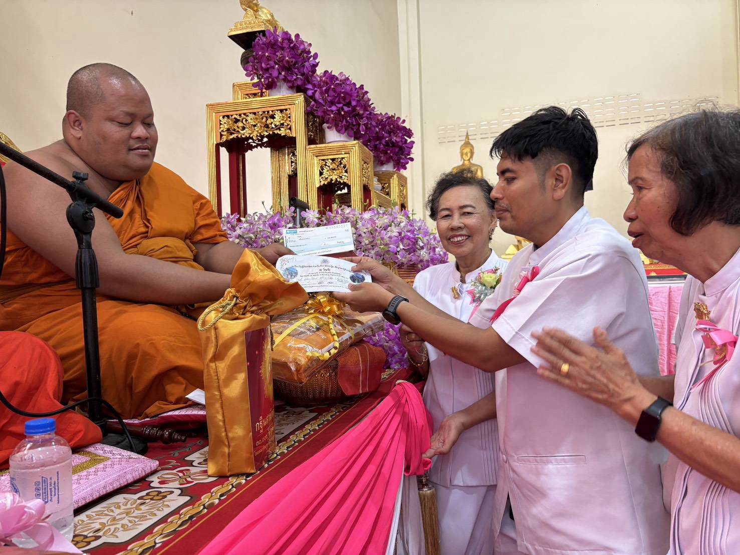 ภาพร่วมพิธีกรรมวัดแจ้ง