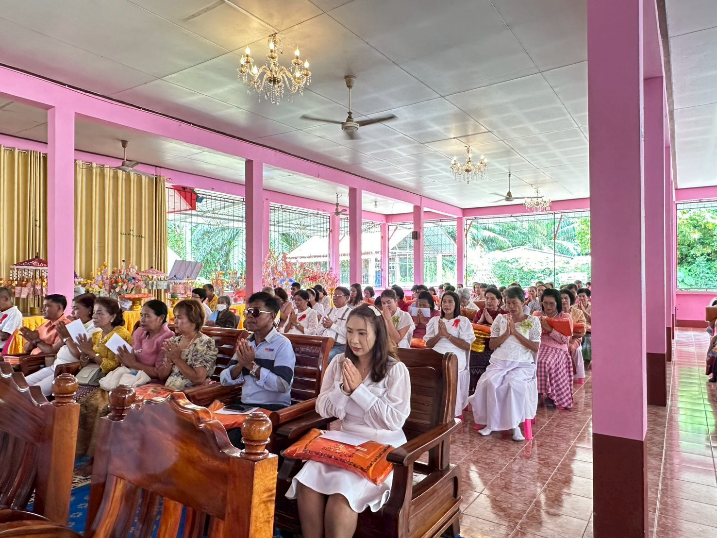 ภาพร่วมพิธีกรรมวัดไตรสามัคคี