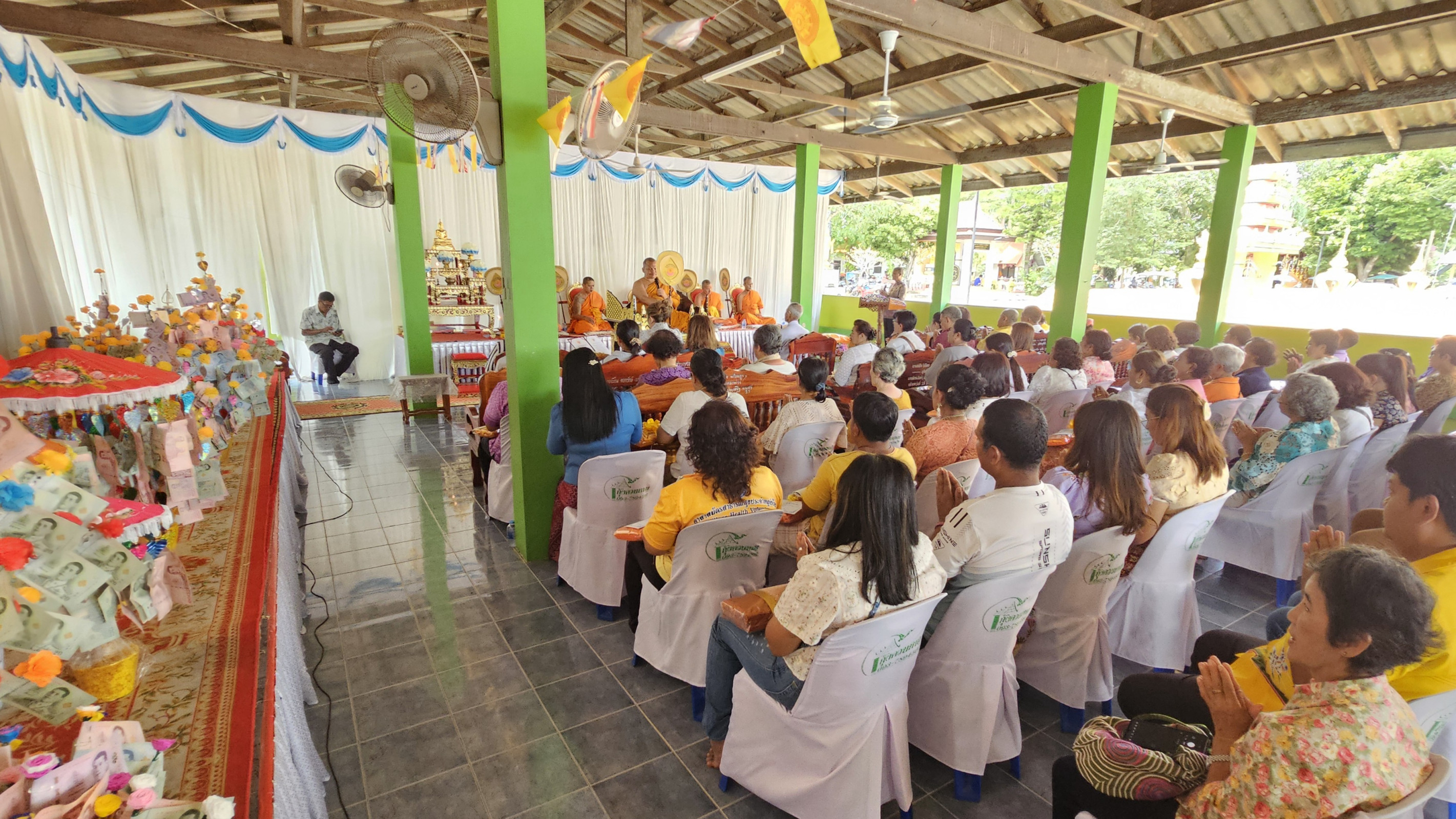 ภาพร่วมพิธีกรรมวัดโคกมะม่วง