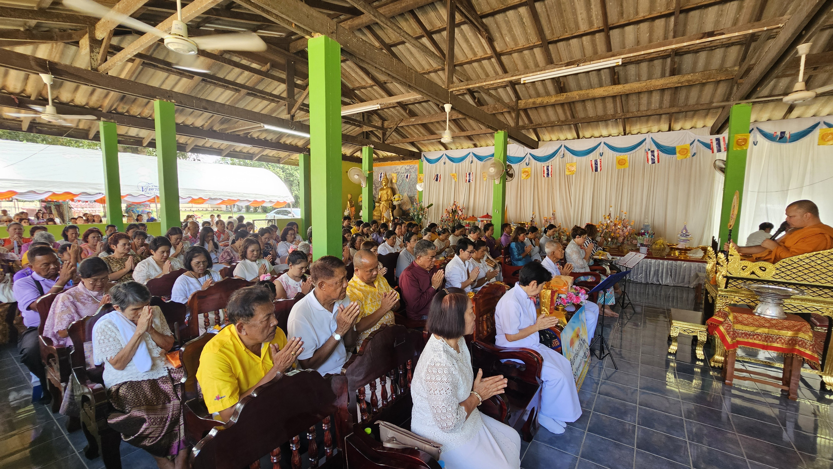 ภาพร่วมพิธีกรรมวัดโคกมะม่วง