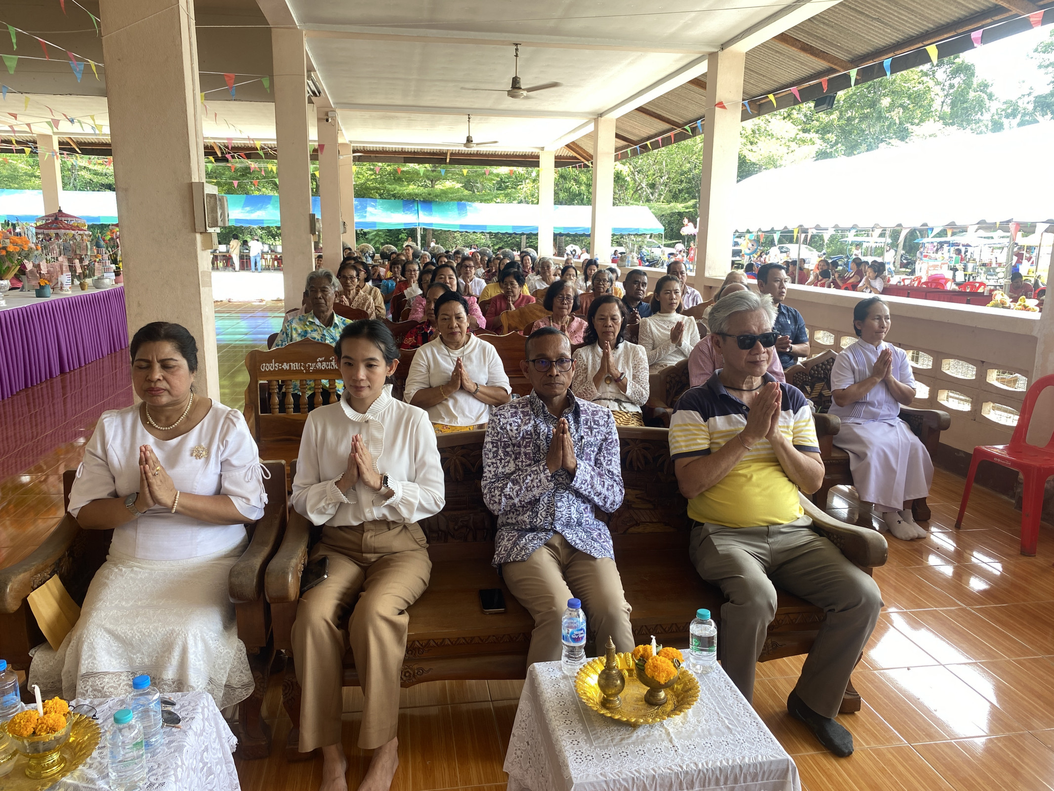 ภาพร่วมพิธีกรรมวัดชัยภูมิสถิตย์