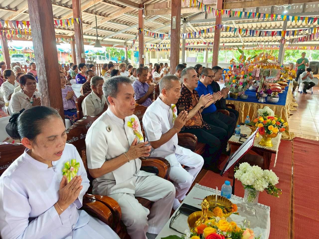 ภาพร่วมพิธีกรรมวัดพยอมงาม