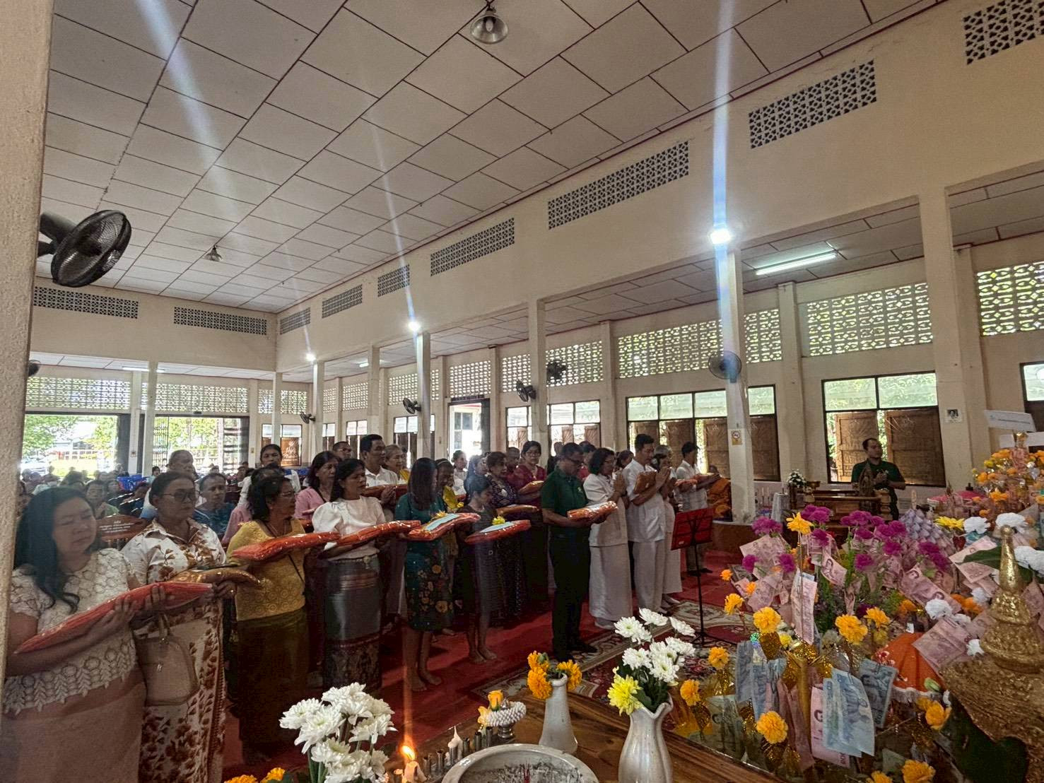 ภาพร่วมพิธีกรรมวัดรัตนาภิมุข