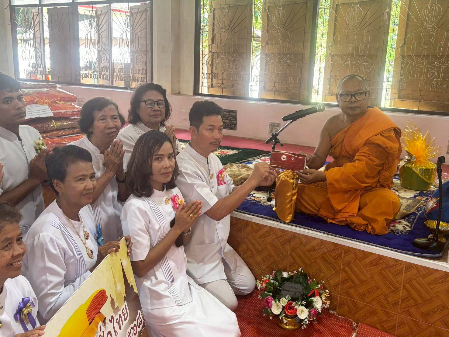 ภาพร่วมพิธีกรรมวัดรัตนาภิมุข