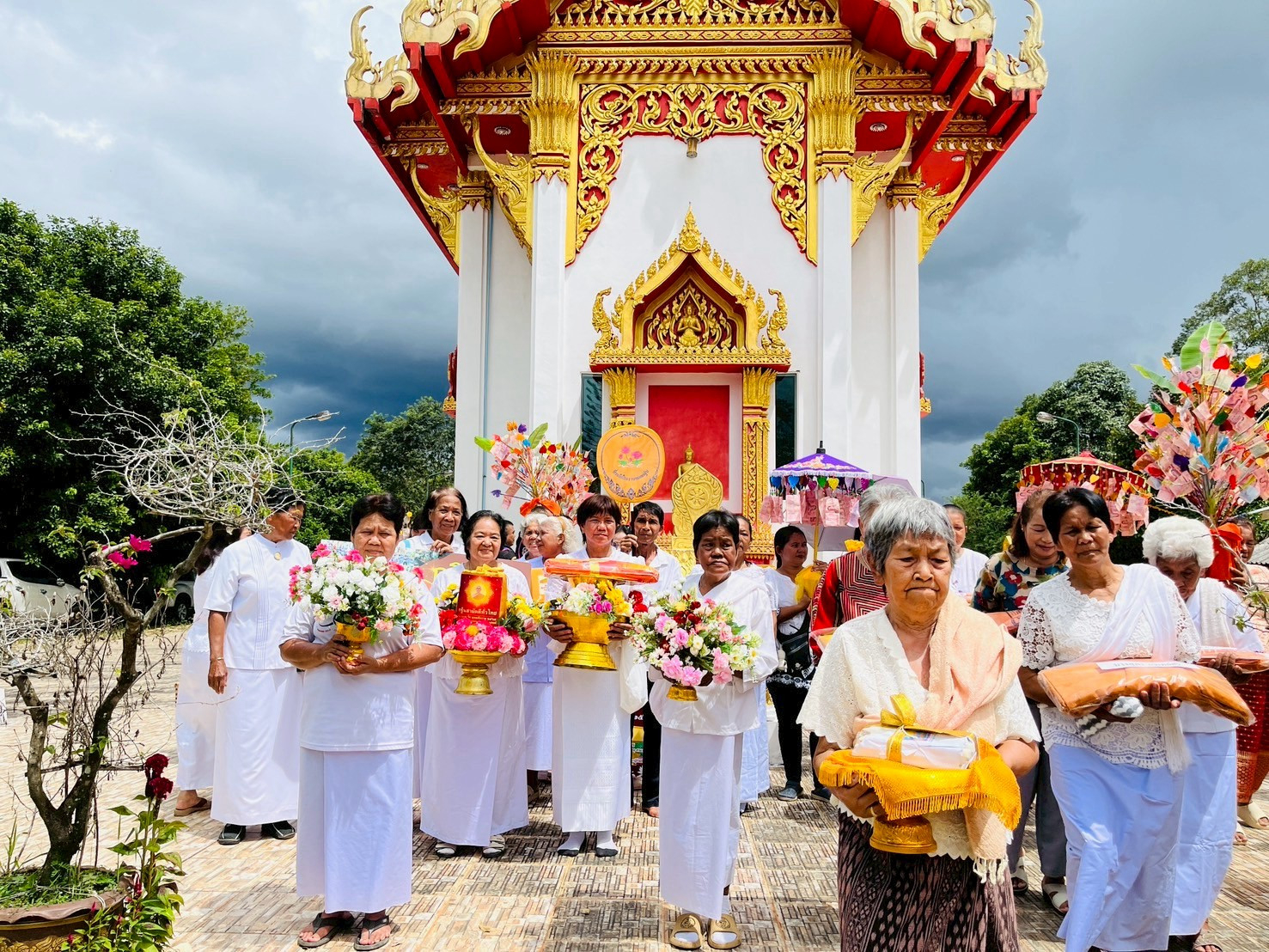 ภาพร่วมพิธีกรรมวัดชลภูผาวนาราม