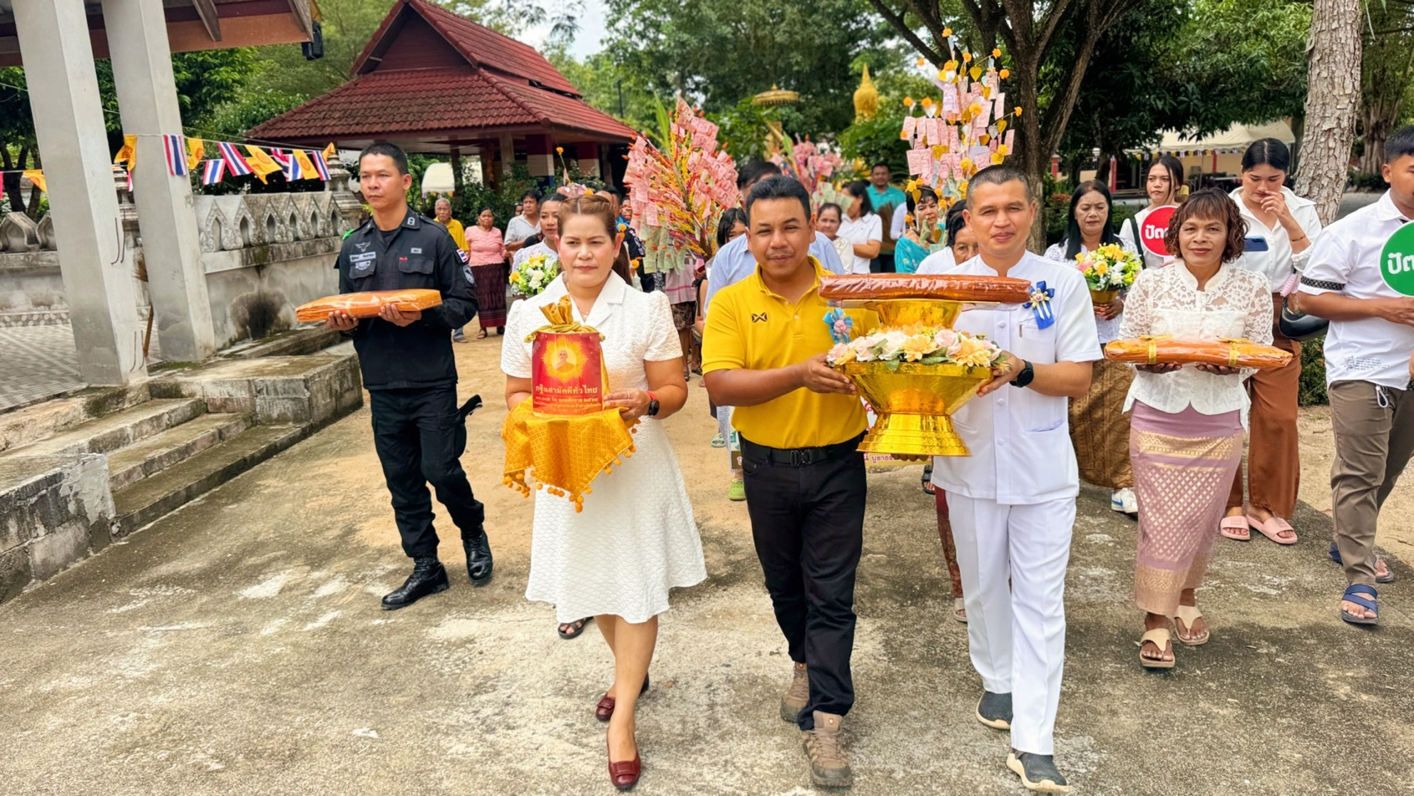 ภาพร่วมขบวนกฐินวัดหนองครก